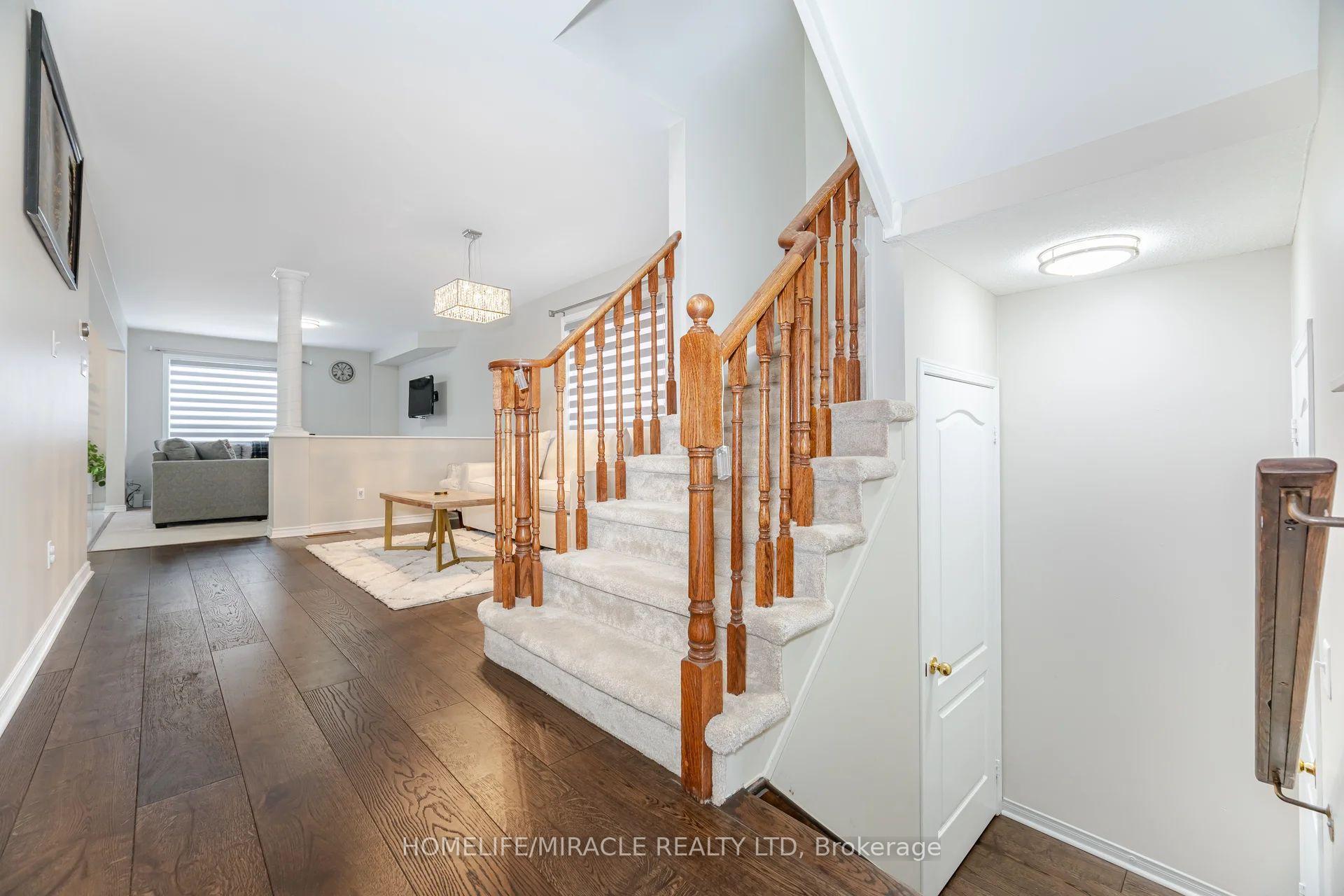 Photo 20 of 16 Hollingsworth Circle, Brampton, Fletcher's Meadow — HOMEH