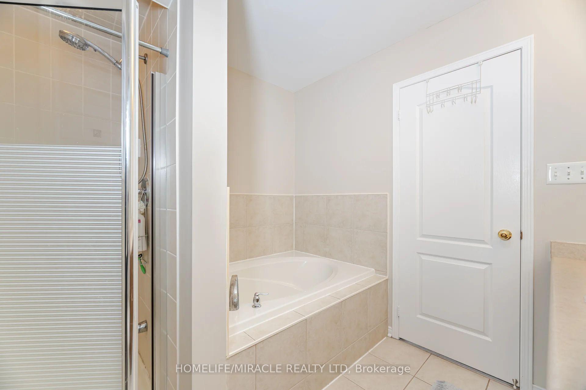 Photo 26 of 16 Hollingsworth Circle, Brampton, Fletcher's Meadow — HOMEH