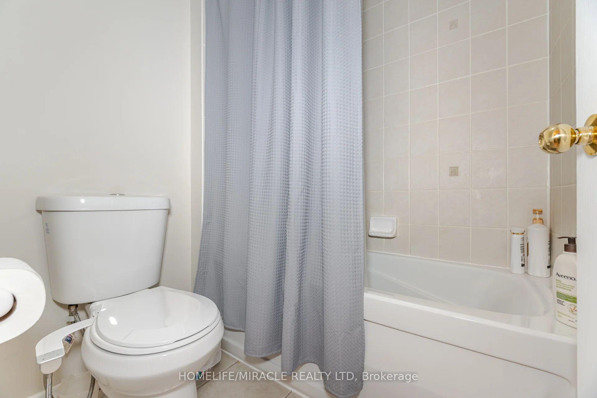 Photo 35 of 16 Hollingsworth Circle, Brampton, Fletcher's Meadow — HOMEH