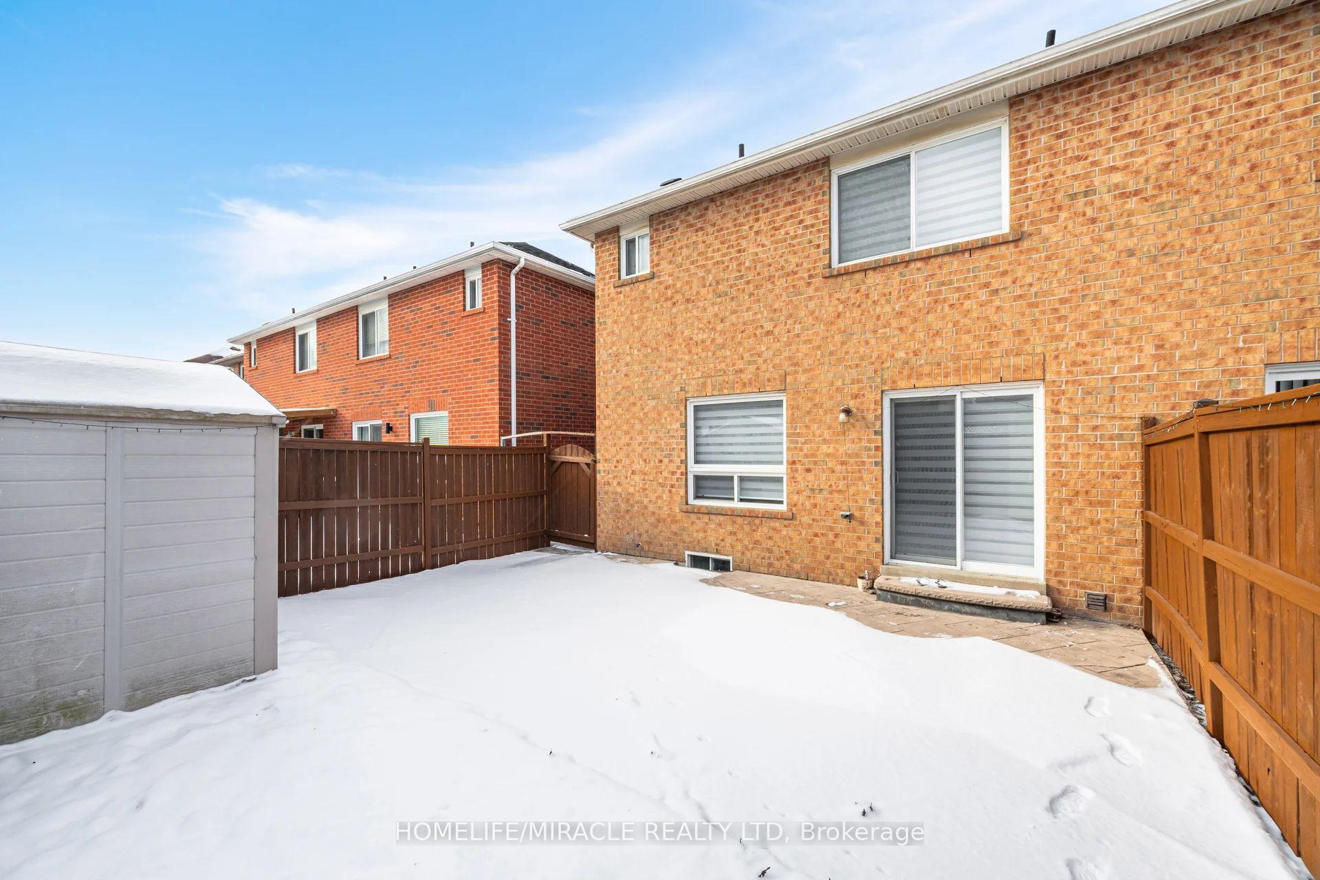 Photo 38 of 16 Hollingsworth Circle, Brampton, Fletcher's Meadow — HOMEH