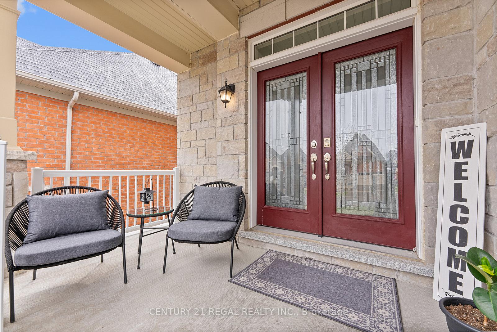 Photo 2 of 38 Lyle Drive, Clarington, Bowmanville — HOMEH
