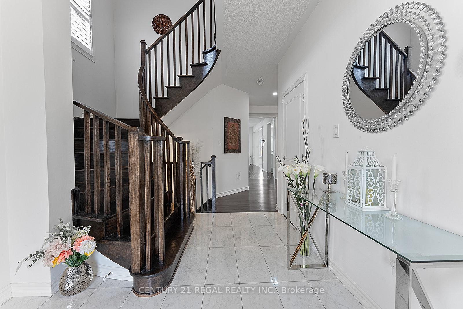 Photo 3 of 38 Lyle Drive, Clarington, Bowmanville — HOMEH