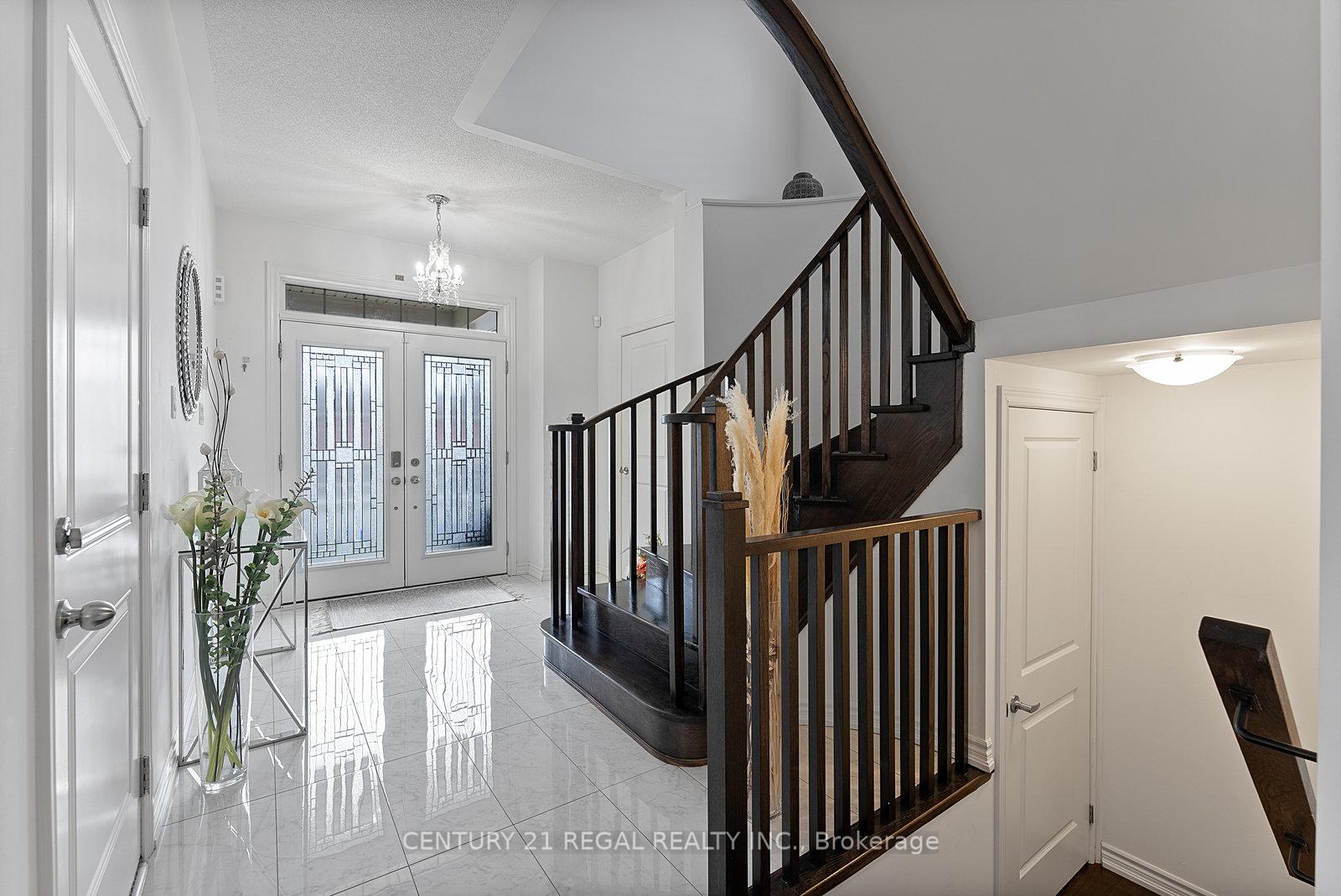 Photo 6 of 38 Lyle Drive, Clarington, Bowmanville — HOMEH