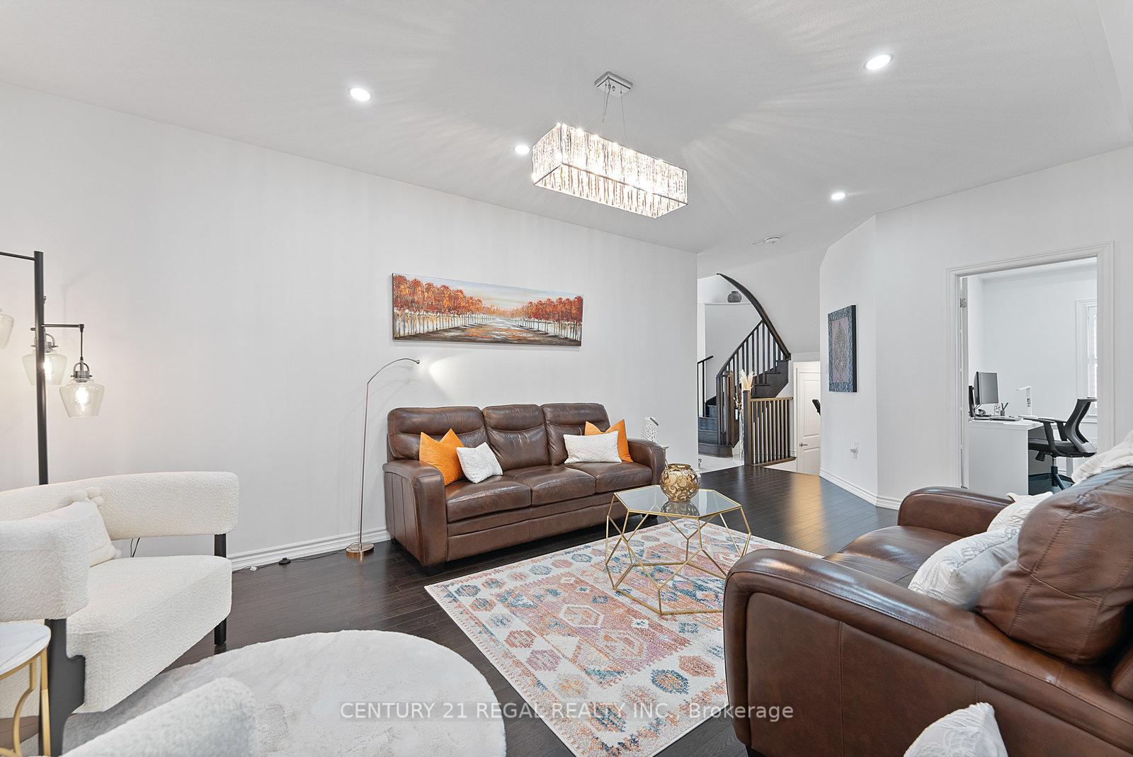 Photo 8 of 38 Lyle Drive, Clarington, Bowmanville — HOMEH
