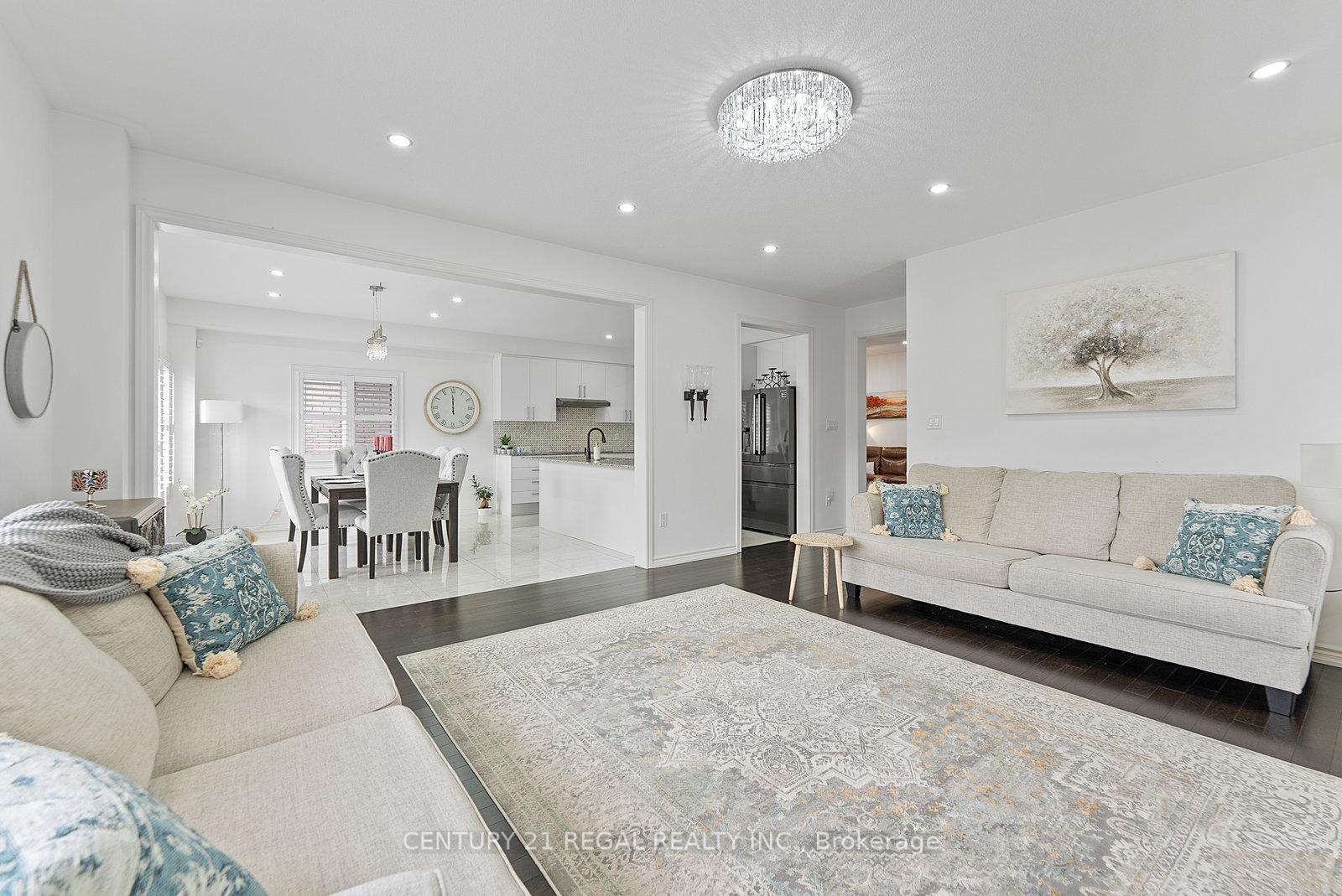 Photo 16 of 38 Lyle Drive, Clarington, Bowmanville — HOMEH