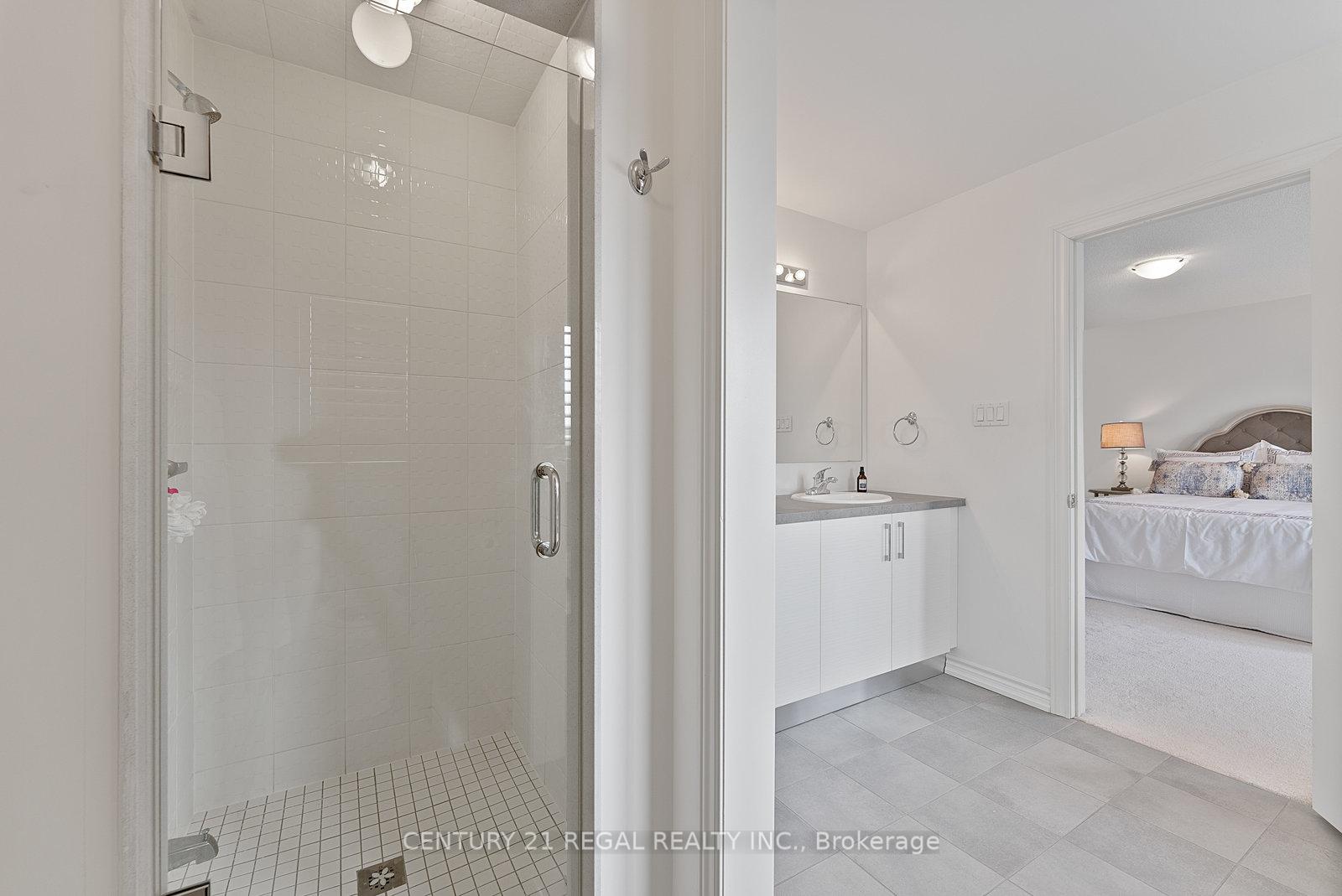 Photo 28 of 38 Lyle Drive, Clarington, Bowmanville — HOMEH