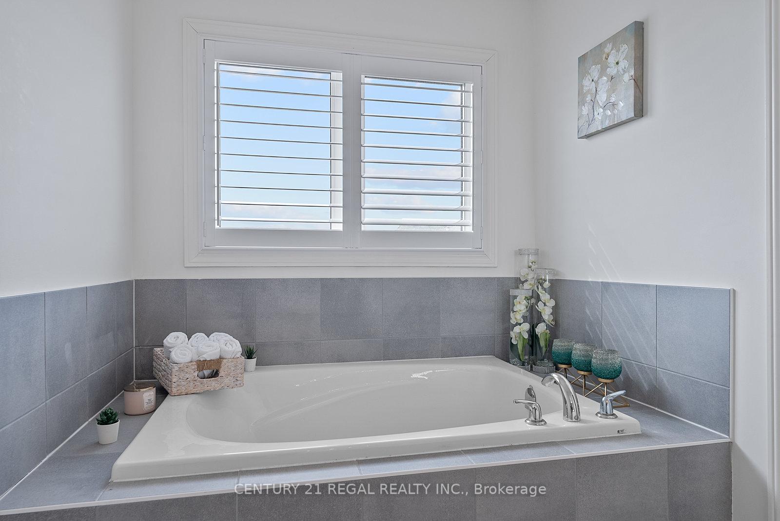 Photo 29 of 38 Lyle Drive, Clarington, Bowmanville — HOMEH
