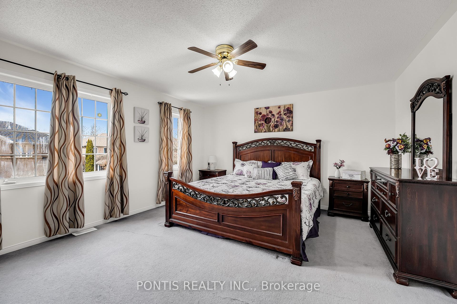 Photo 16 of 22 Mistdale Crescent, Brampton, Fletcher's Meadow — HOMEH