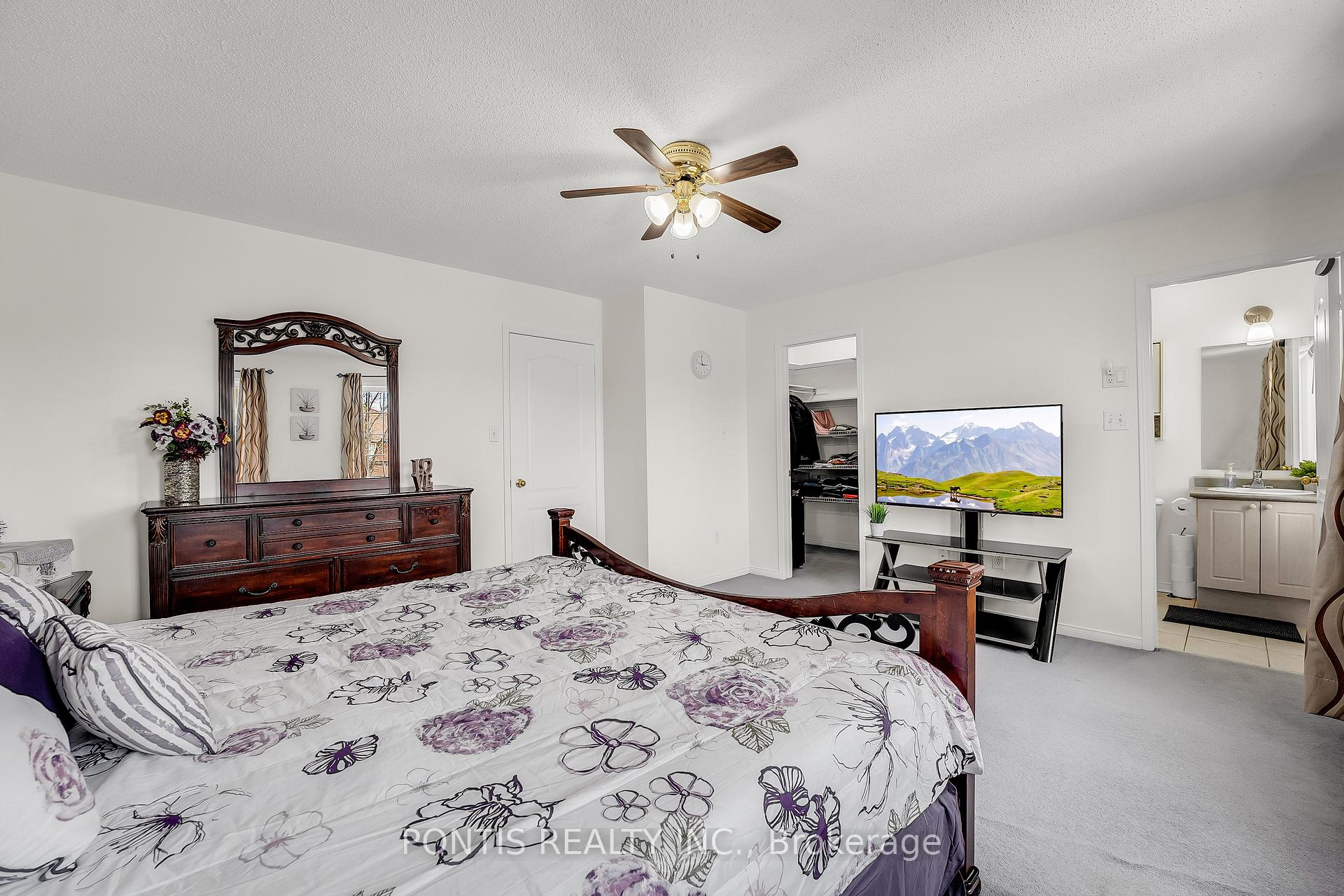 Photo 18 of 22 Mistdale Crescent, Brampton, Fletcher's Meadow — HOMEH