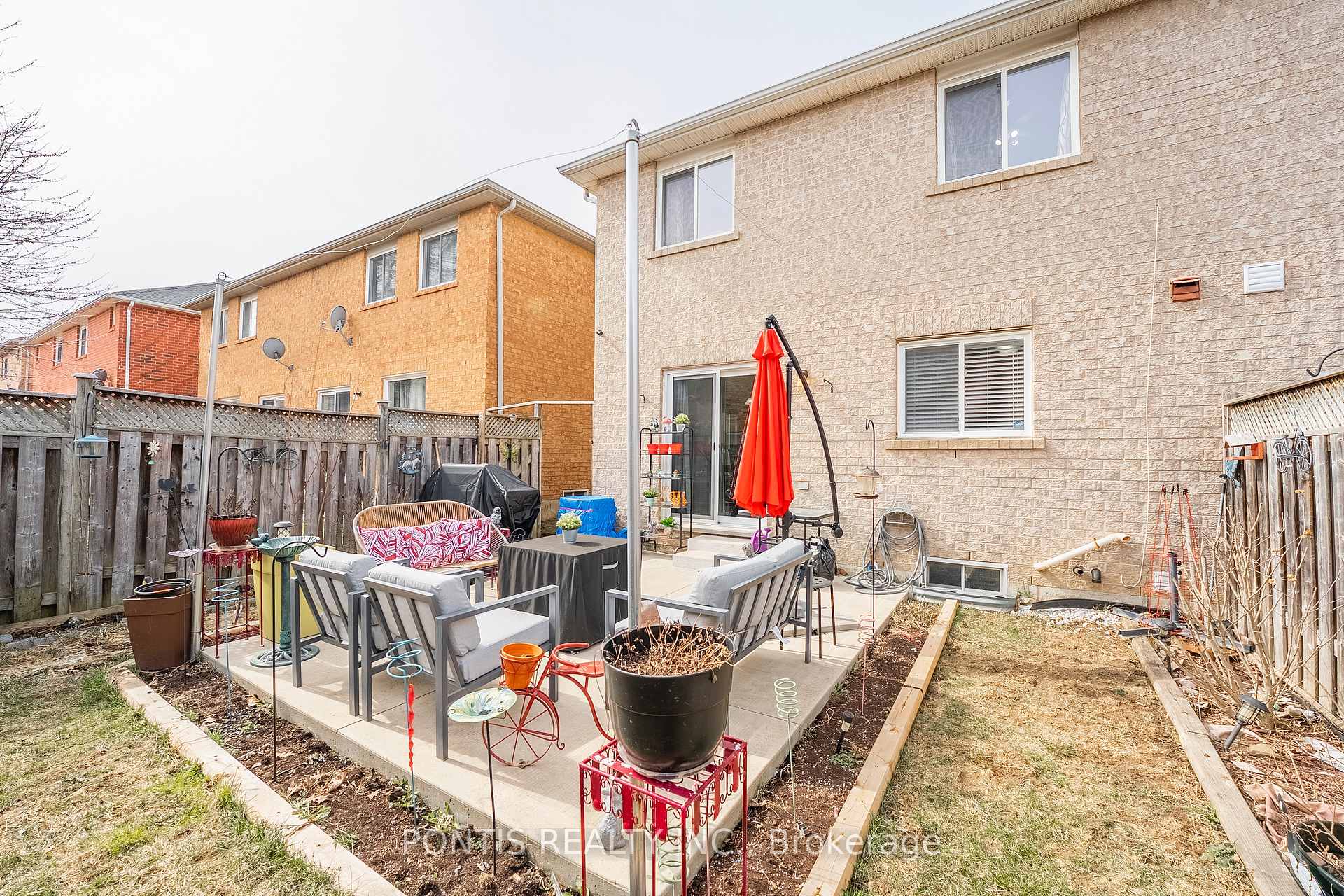 Photo 31 of 22 Mistdale Crescent, Brampton, Fletcher's Meadow — HOMEH