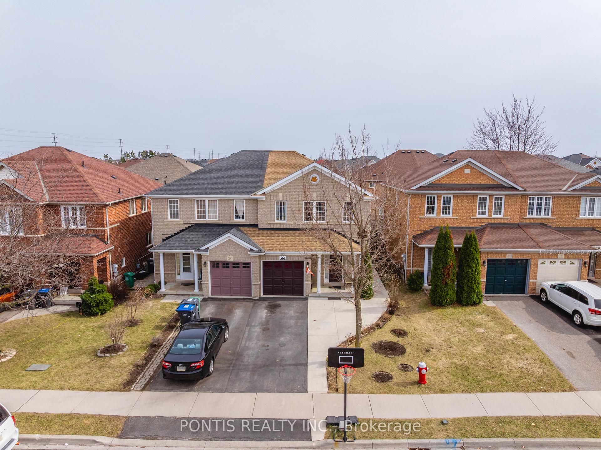Photo 32 of 22 Mistdale Crescent, Brampton, Fletcher's Meadow — HOMEH