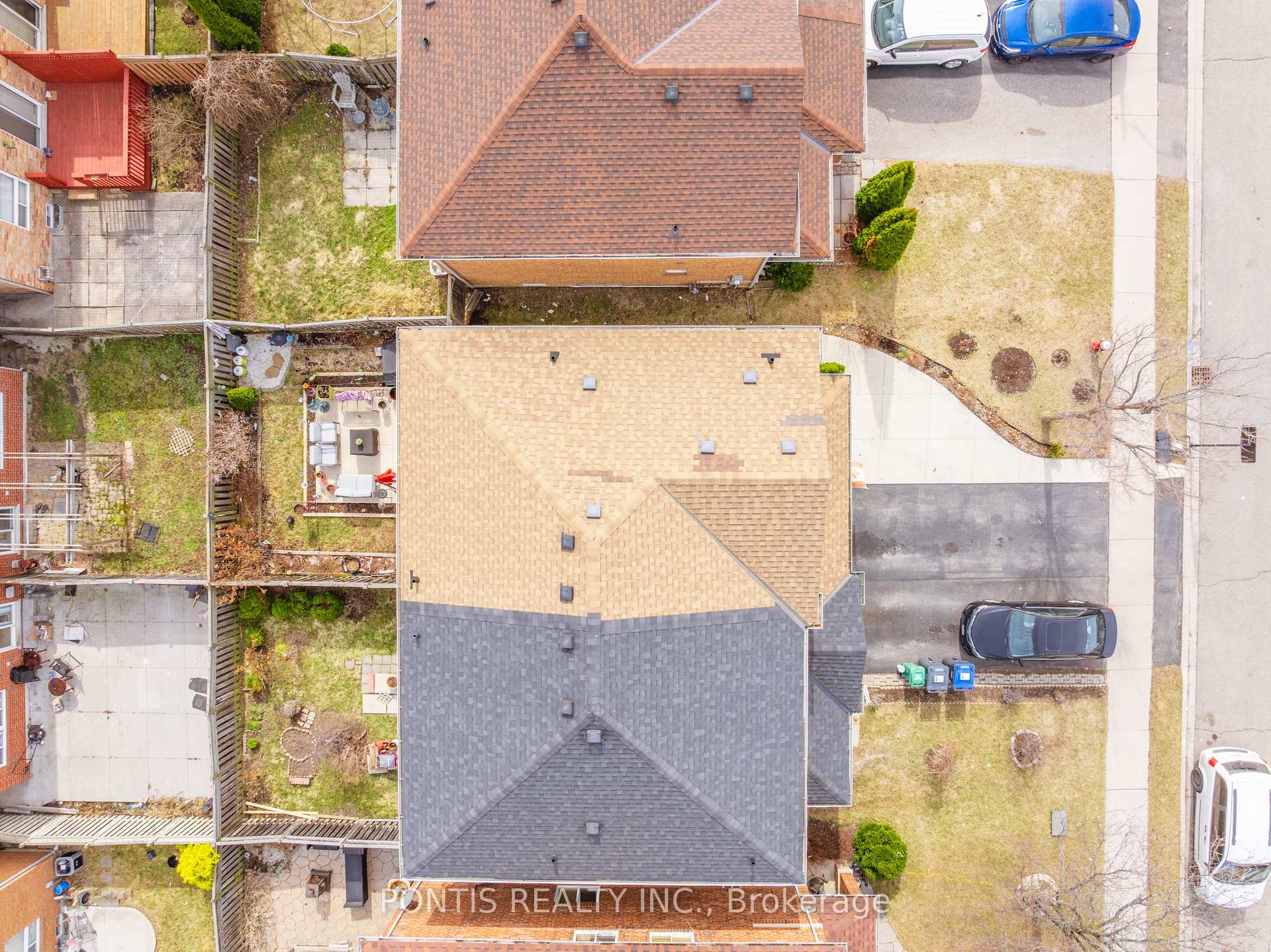 Photo 38 of 22 Mistdale Crescent, Brampton, Fletcher's Meadow — HOMEH