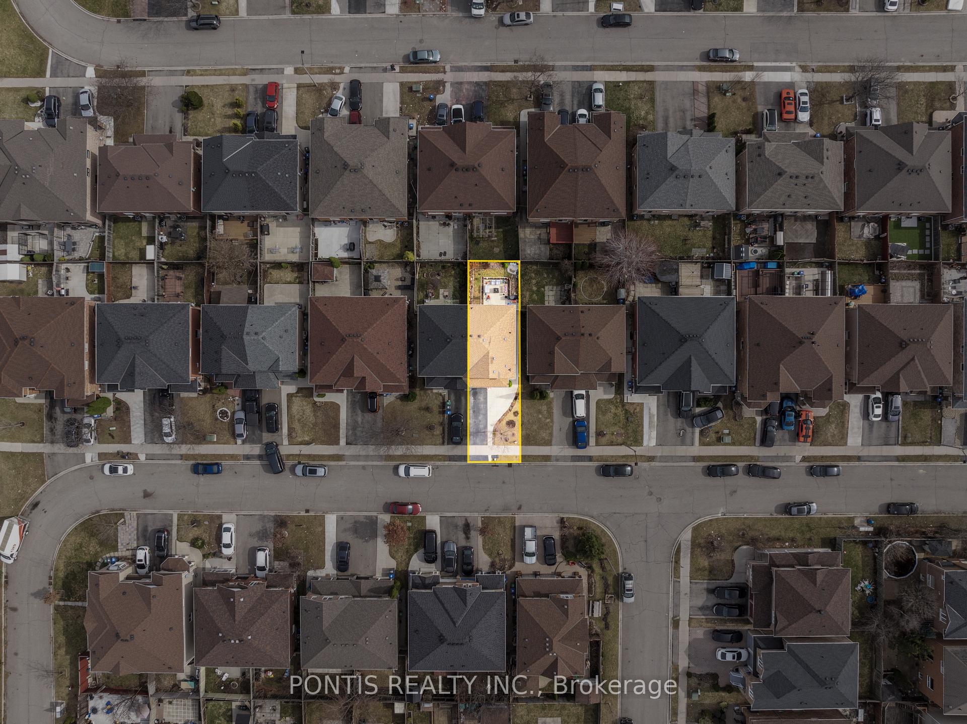 Photo 39 of 22 Mistdale Crescent, Brampton, Fletcher's Meadow — HOMEH