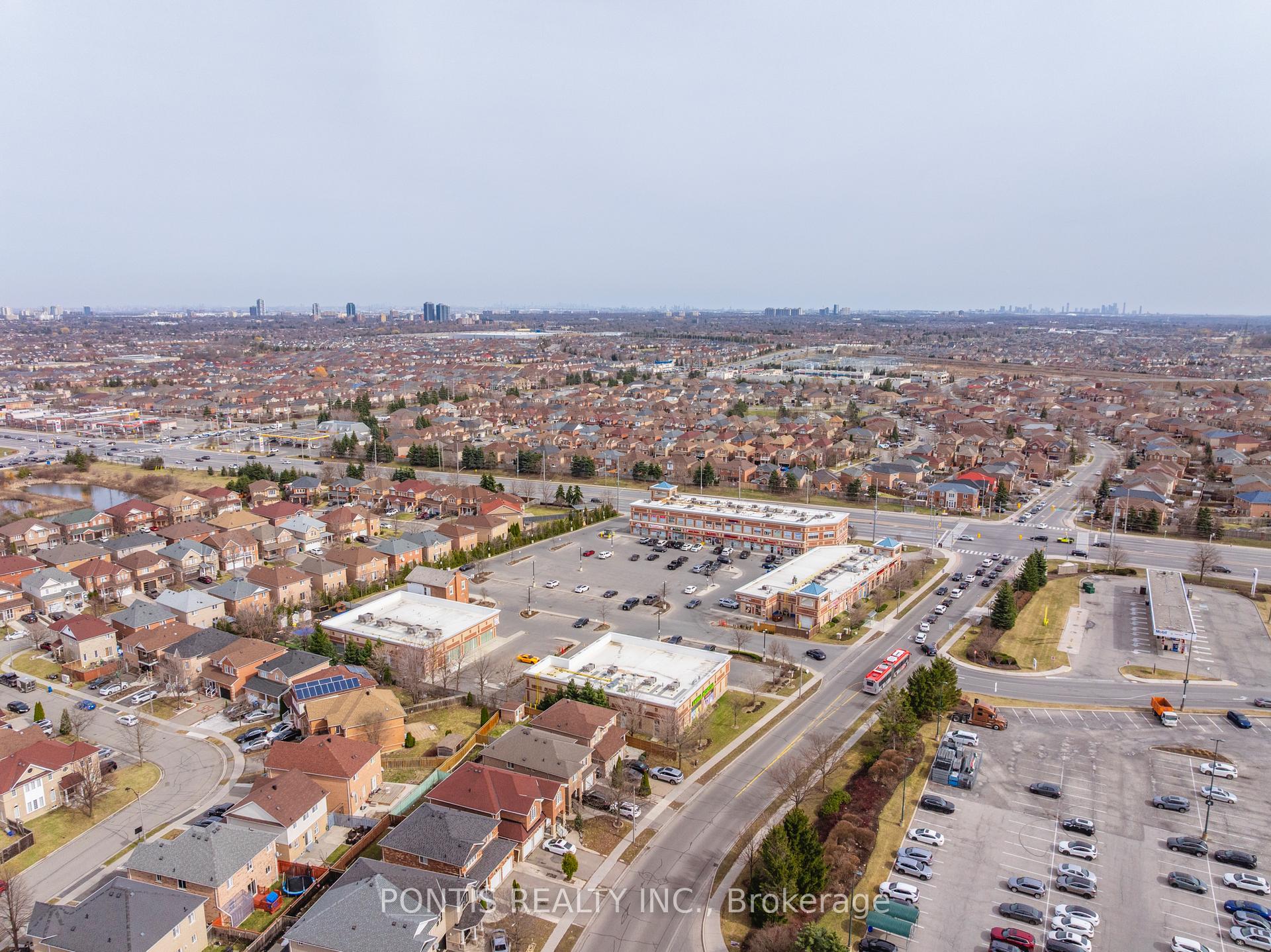 Photo 45 of 22 Mistdale Crescent, Brampton, Fletcher's Meadow — HOMEH