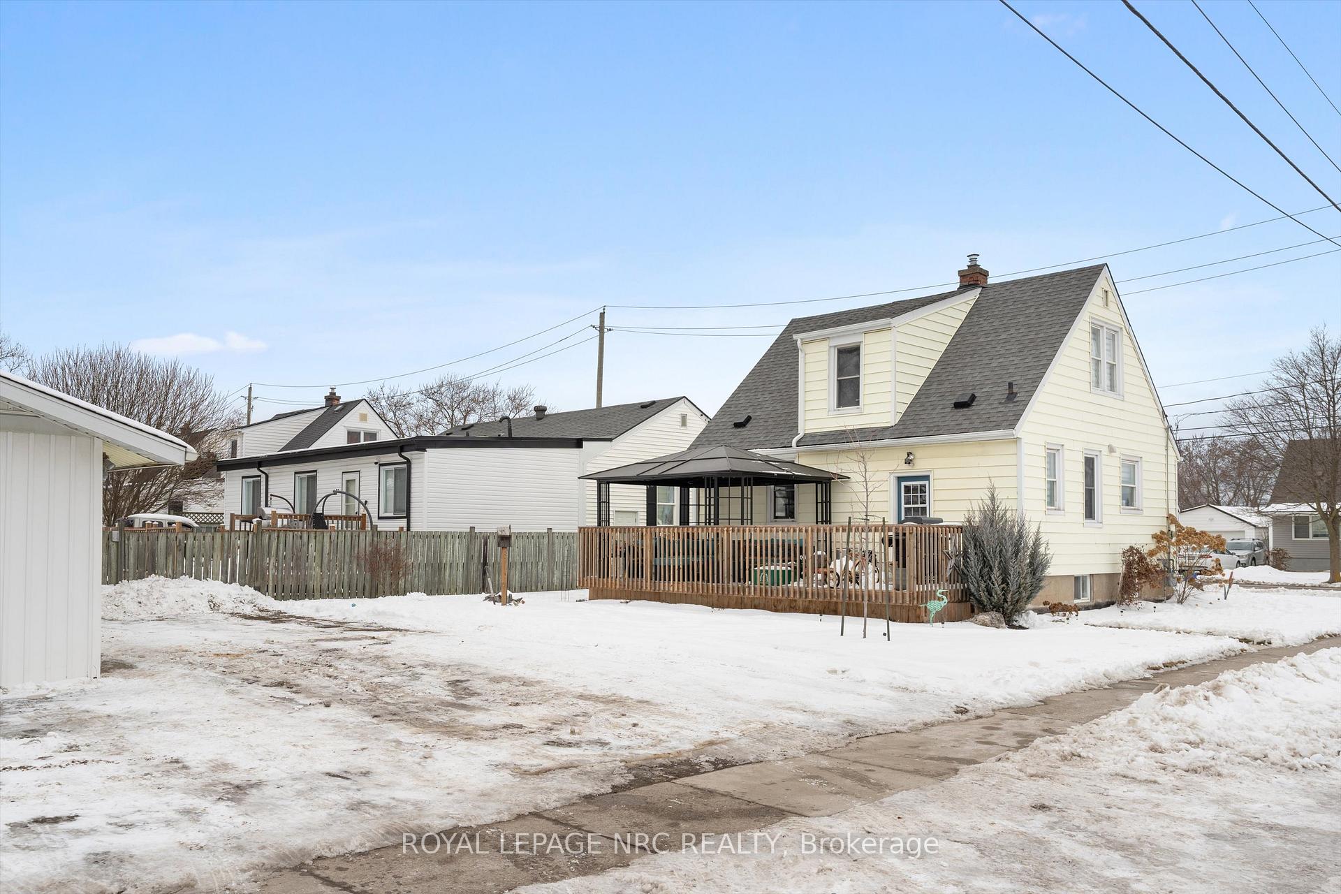 Photo 24 of 16 Admiral Road, St. Catharines, Secord Woods — HOMEH