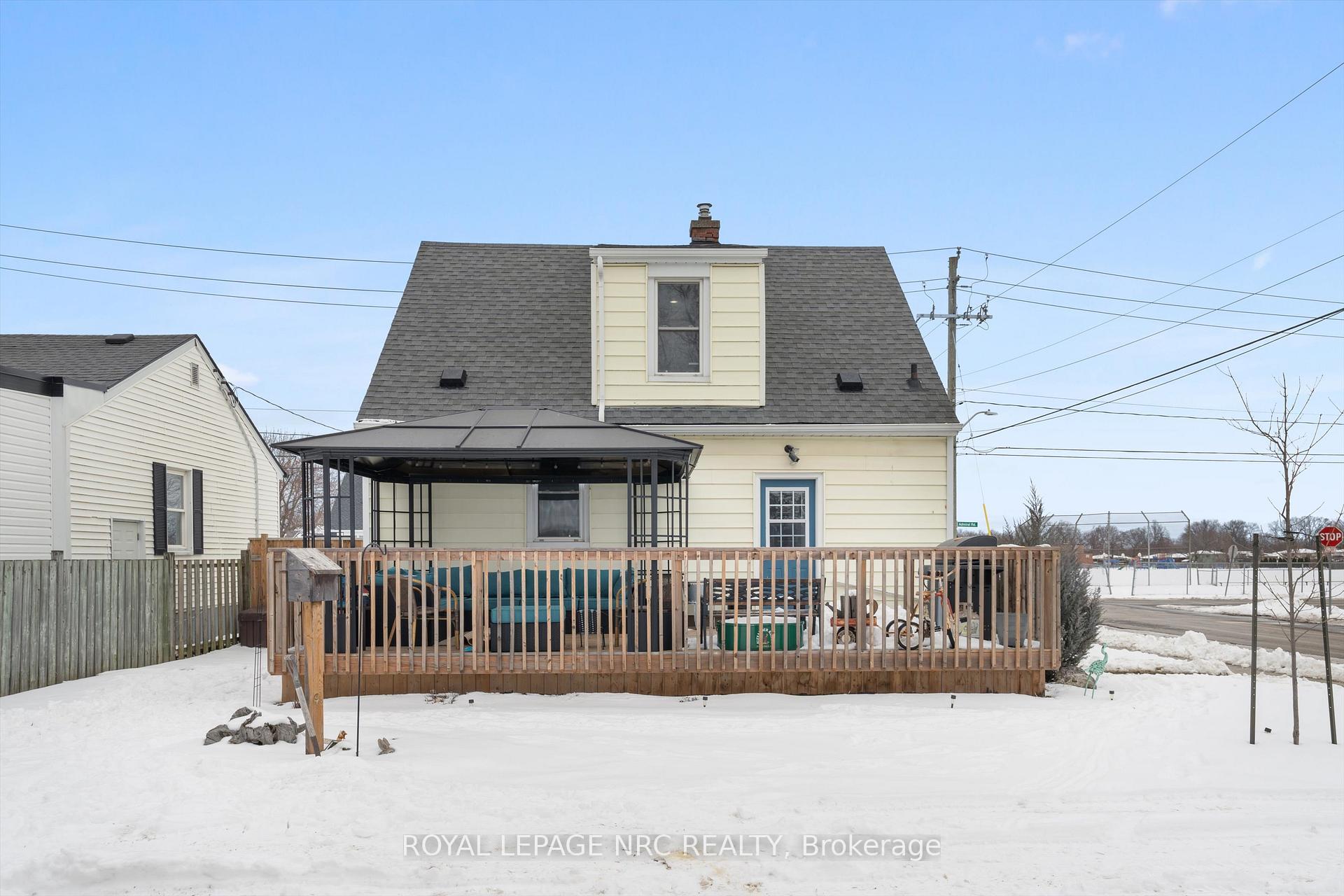 Photo 26 of 16 Admiral Road, St. Catharines, Secord Woods — HOMEH