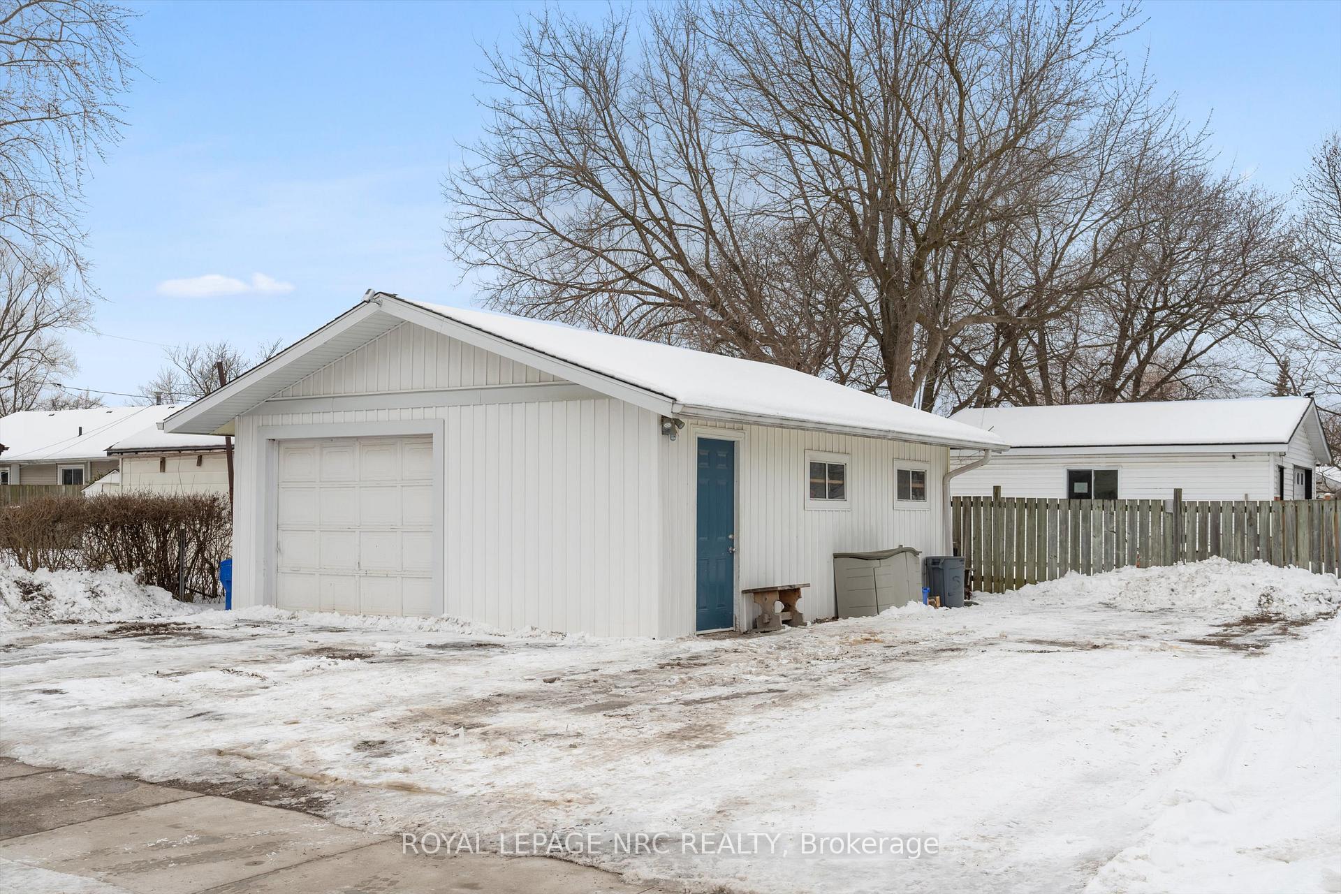 Photo 29 of 16 Admiral Road, St. Catharines, Secord Woods — HOMEH