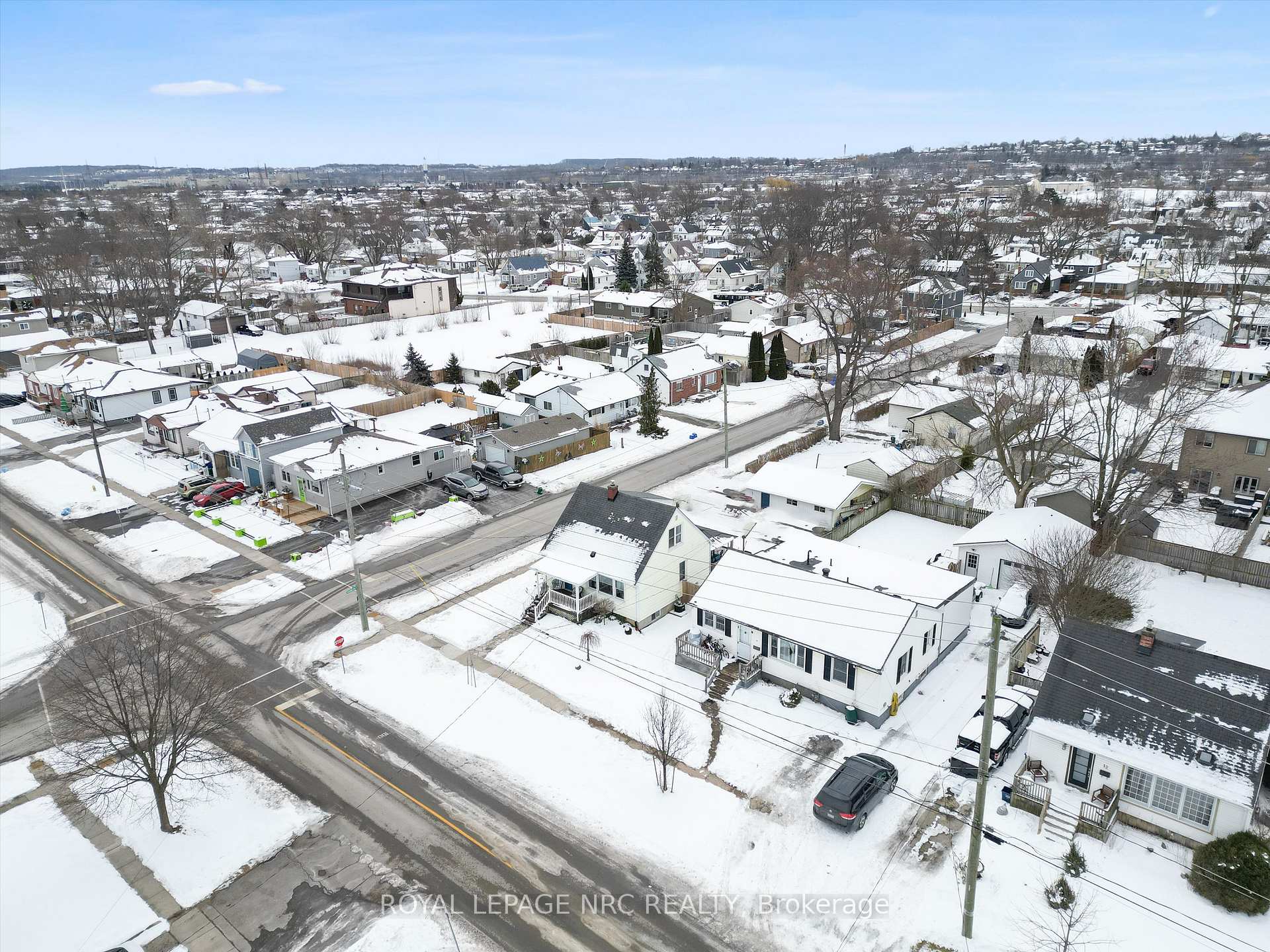 Photo 34 of 16 Admiral Road, St. Catharines, Secord Woods — HOMEH