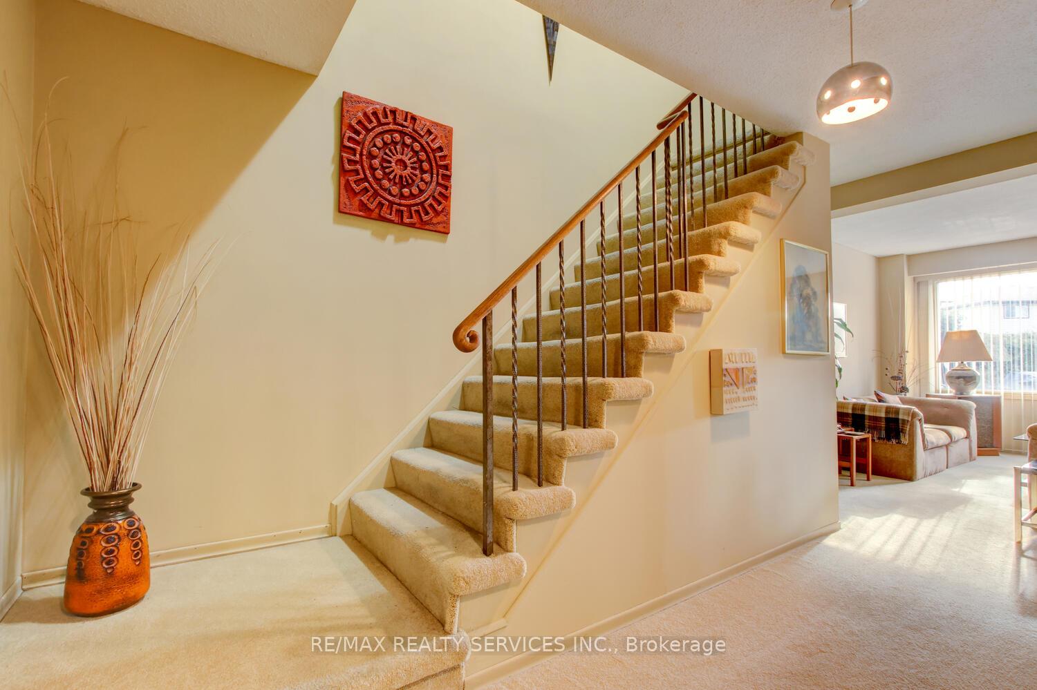Photo 15 of 82 Horne Drive, Brampton, Brampton North — HOMEH