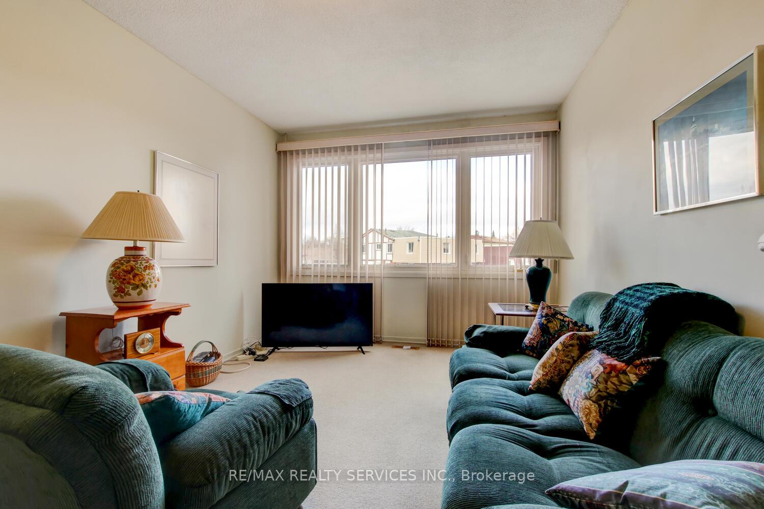 Photo 22 of 82 Horne Drive, Brampton, Brampton North — HOMEH