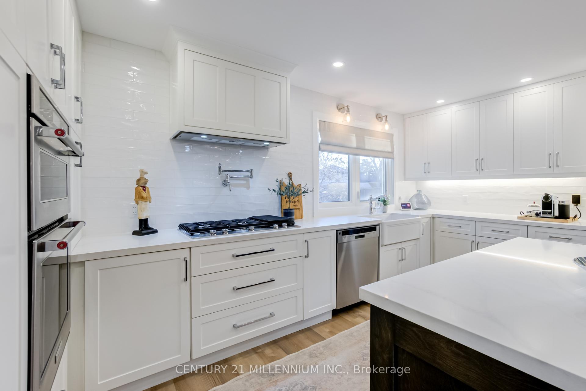 Photo 13 of 10 Greystone Crescent, Brampton, Brampton South — HOMEH