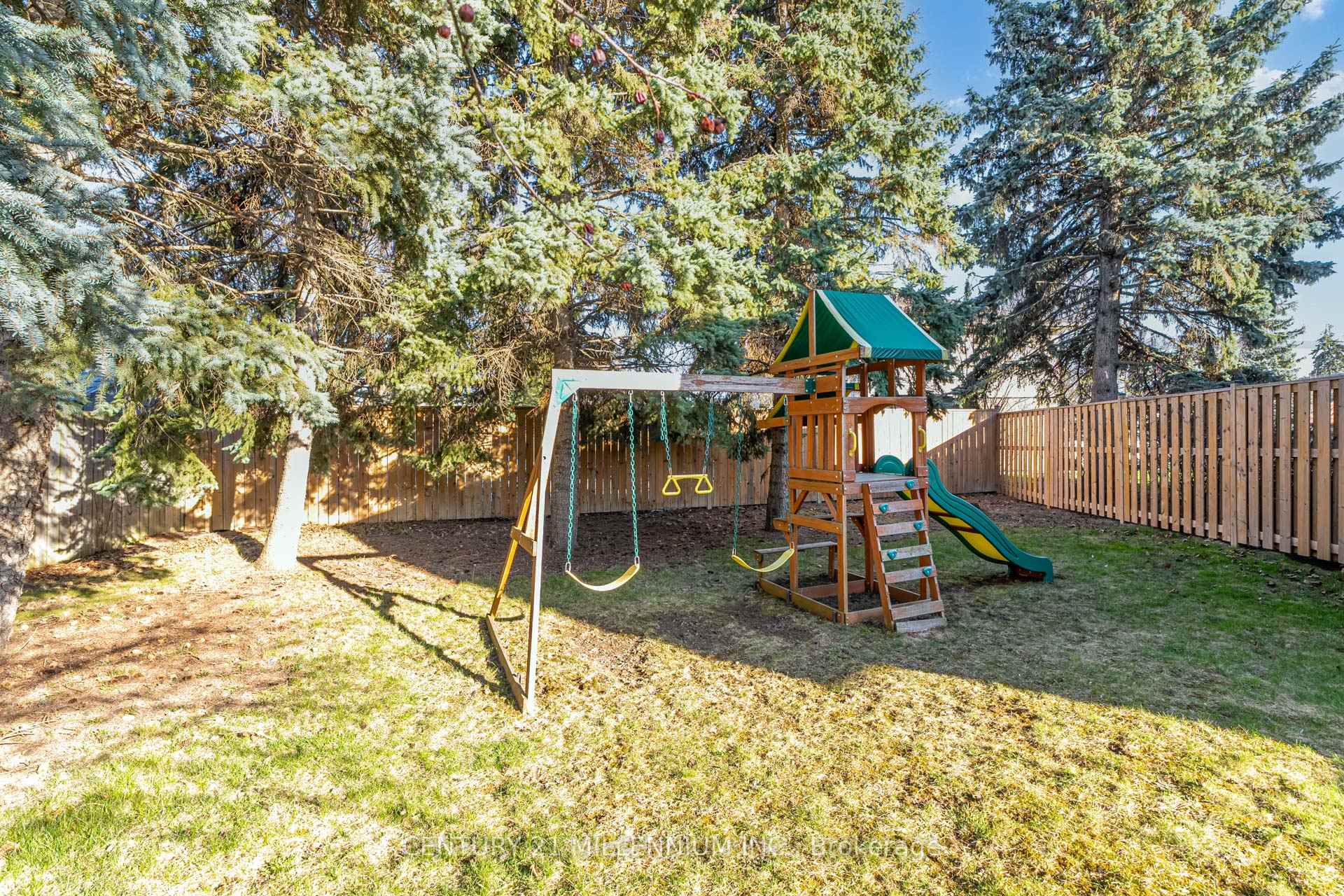 Photo 40 of 10 Greystone Crescent, Brampton, Brampton South — HOMEH