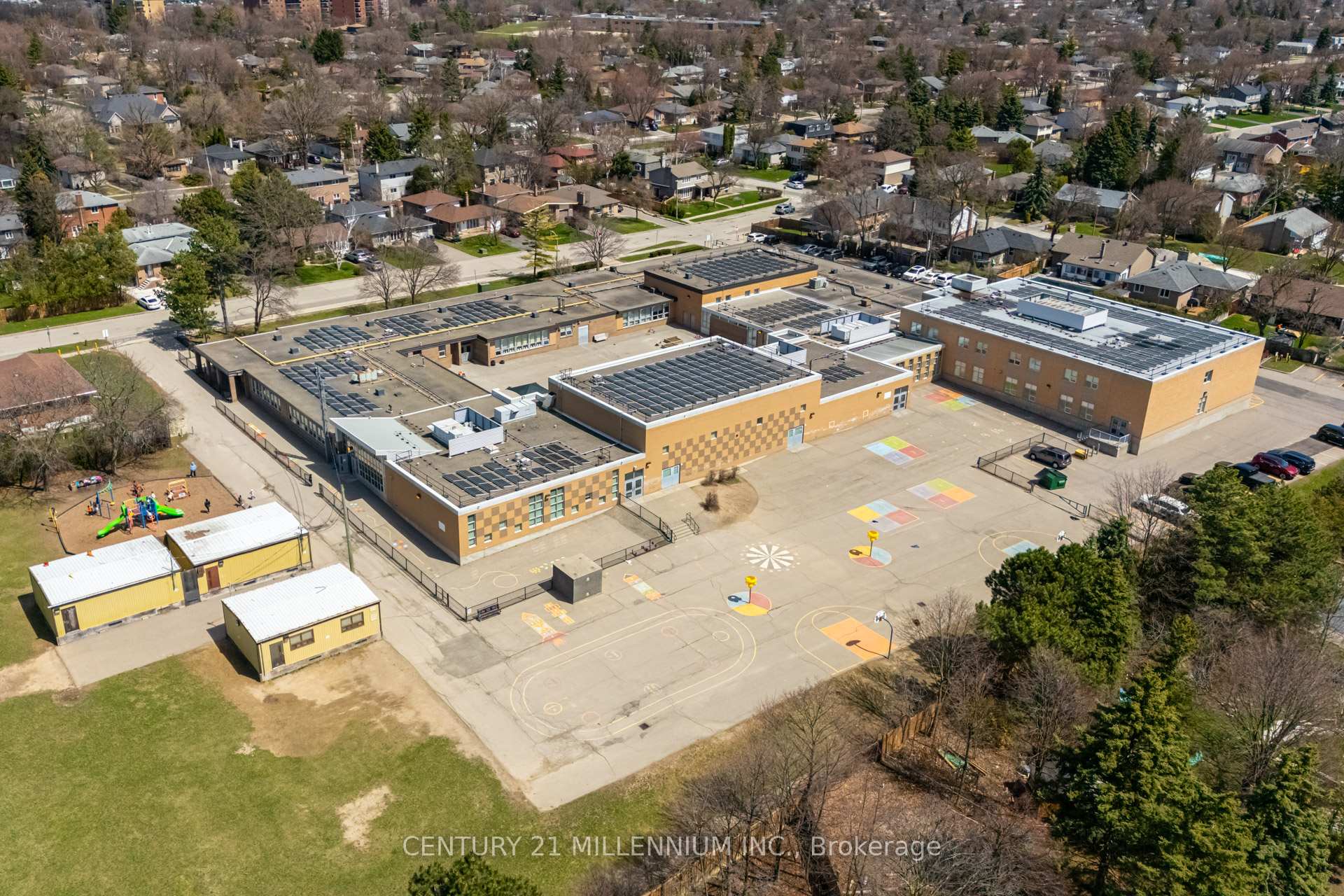 Photo 42 of 10 Greystone Crescent, Brampton, Brampton South — HOMEH