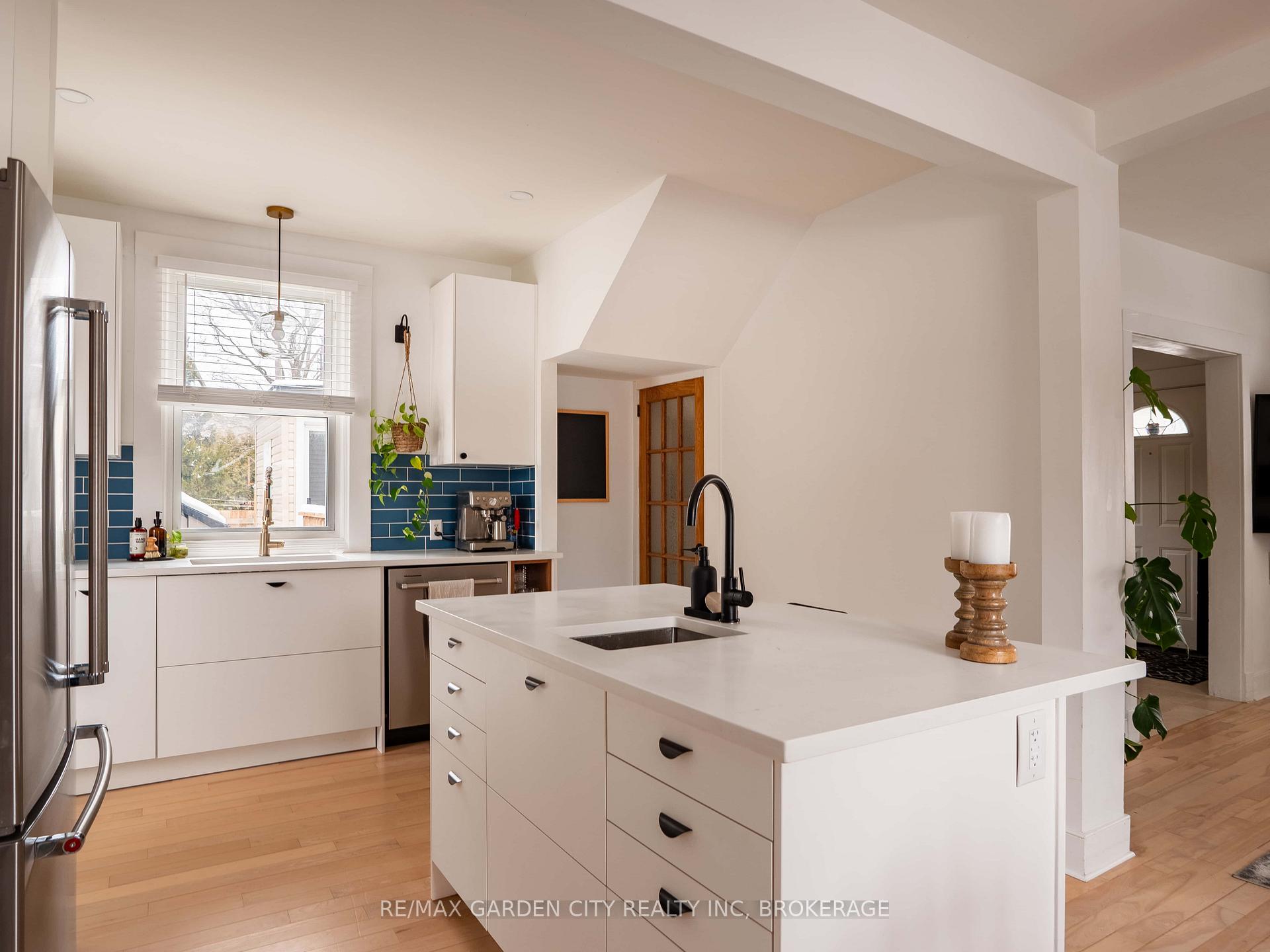 Photo 12 of 75 York Street, St. Catharines, Downtown — HOMEH