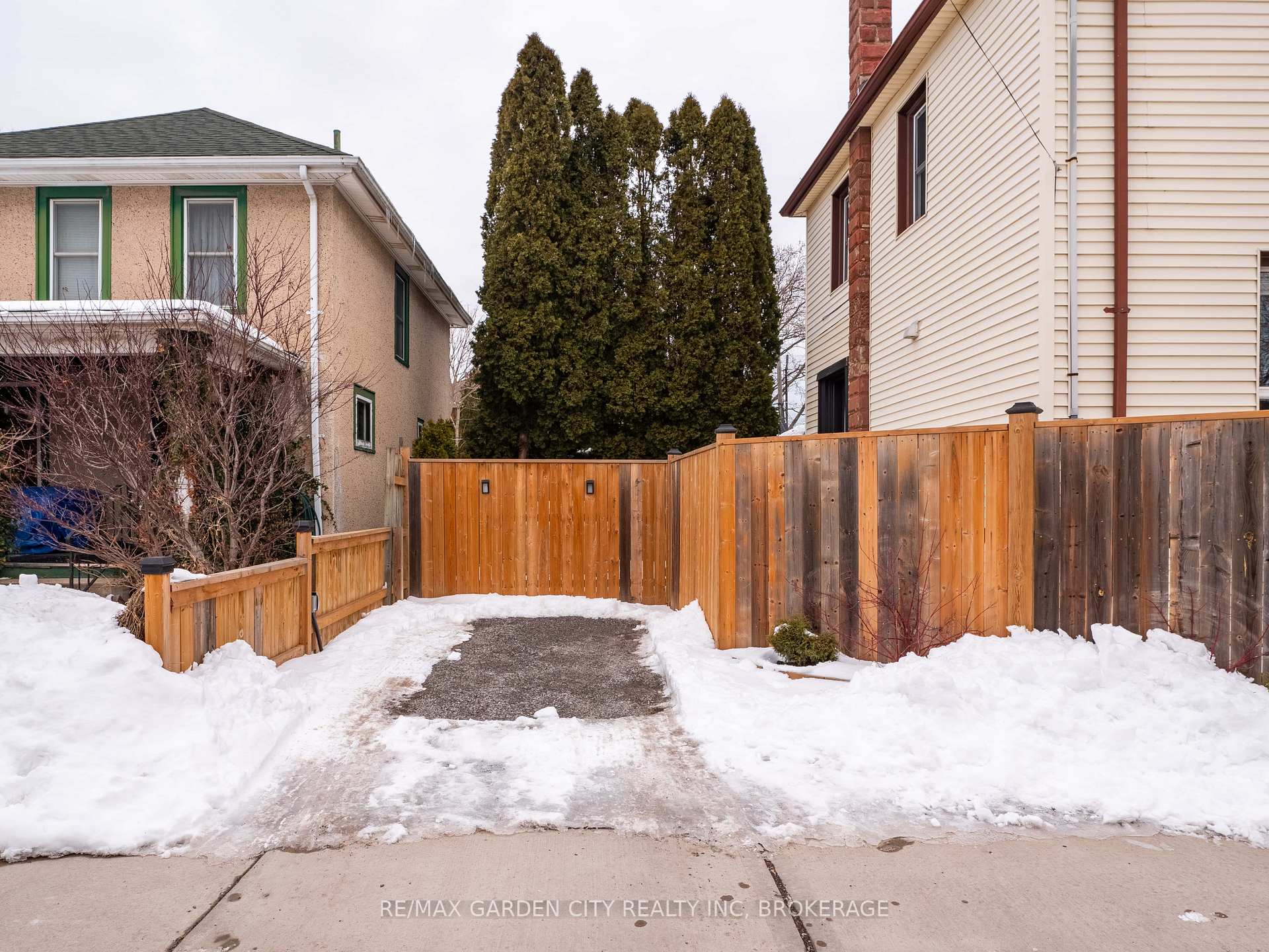Photo 37 of 75 York Street, St. Catharines, Downtown — HOMEH