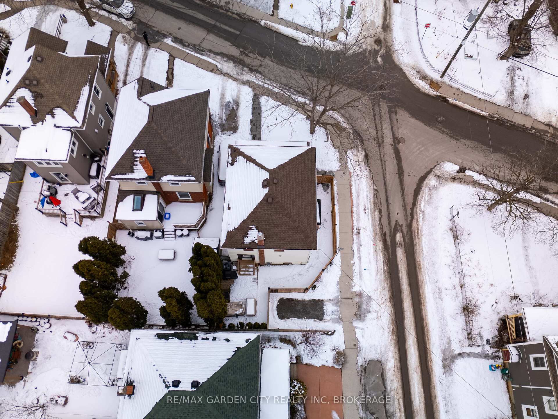 Photo 39 of 75 York Street, St. Catharines, Downtown — HOMEH