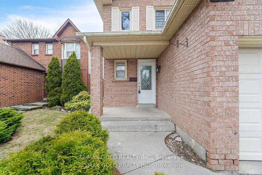 Photo 5 of 58 Oleander Crescent, Brampton, Heart Lake East — HOMEH