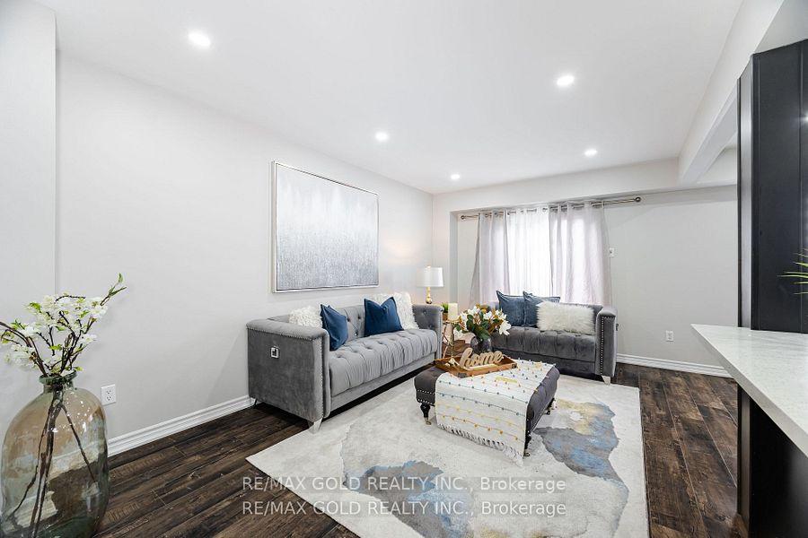 Photo 9 of 58 Oleander Crescent, Brampton, Heart Lake East — HOMEH
