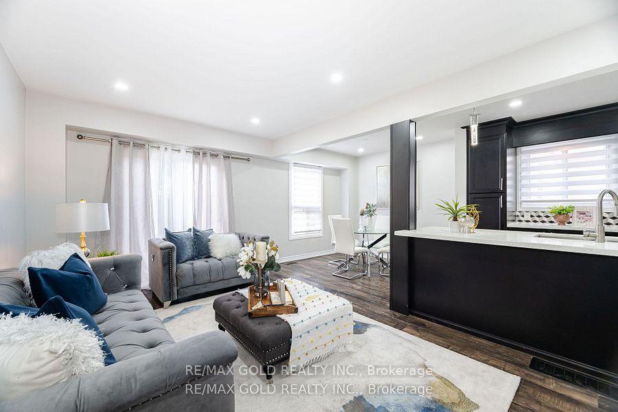 Photo 10 of 58 Oleander Crescent, Brampton, Heart Lake East — HOMEH
