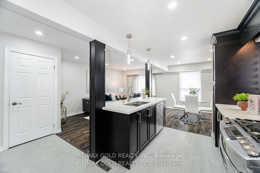Photo 14 of 58 Oleander Crescent, Brampton, Heart Lake East — HOMEH