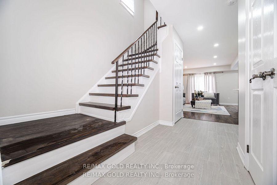 Photo 18 of 58 Oleander Crescent, Brampton, Heart Lake East — HOMEH