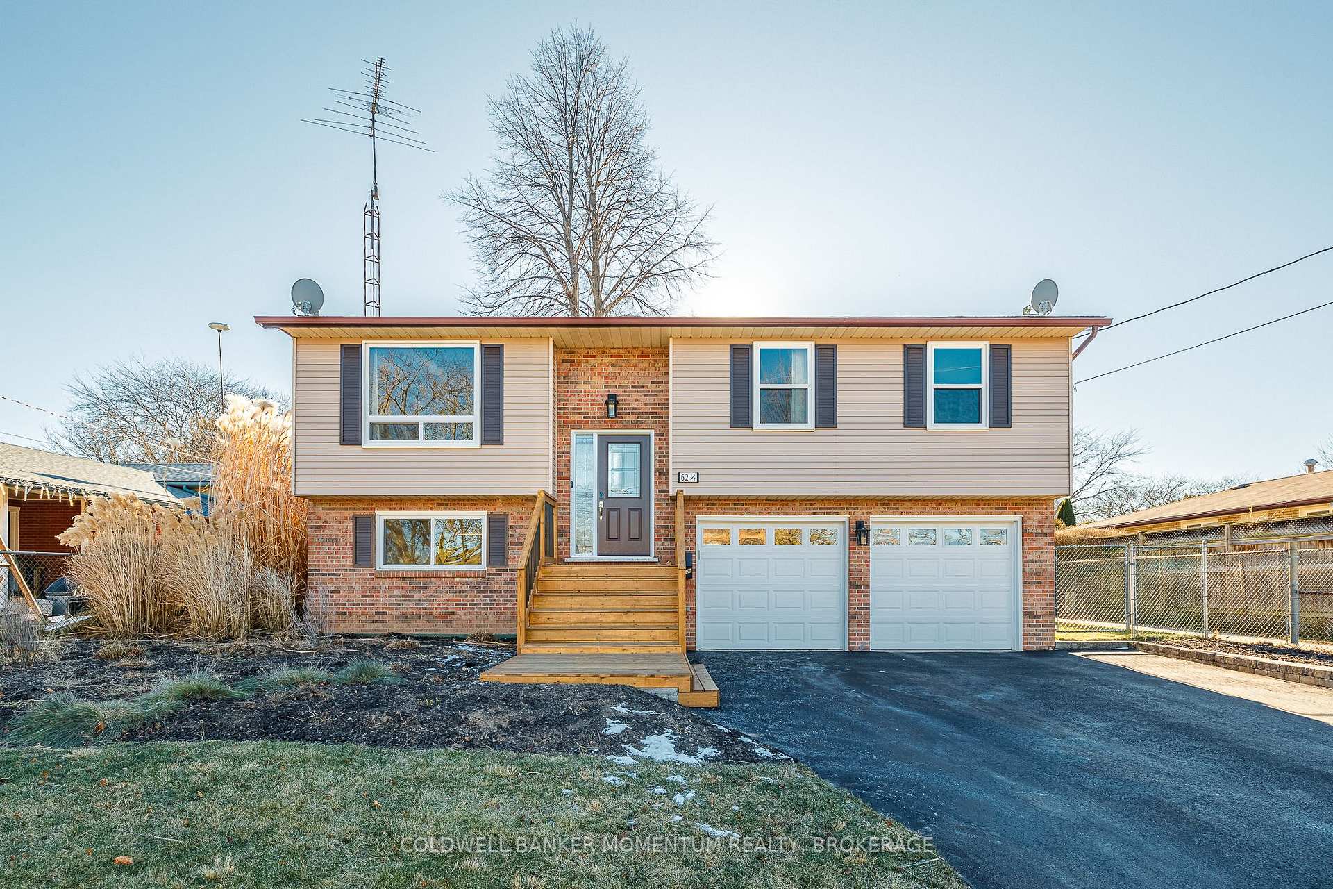 Photo 2 of 62.5 Lakehurst Drive, St. Catharines, Lakeport — HOMEH