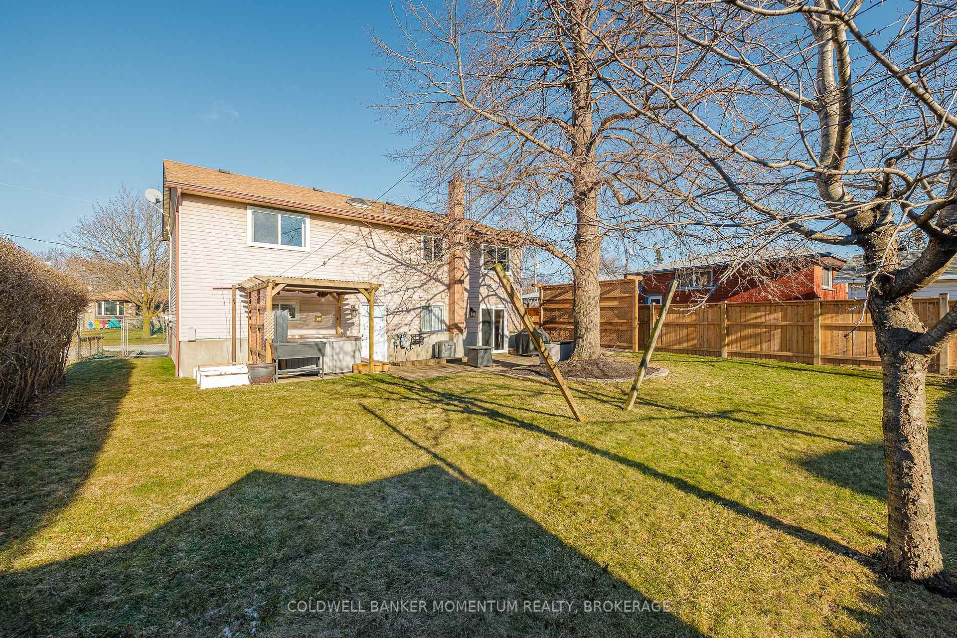 Photo 54 of 62.5 Lakehurst Drive, St. Catharines, Lakeport — HOMEH