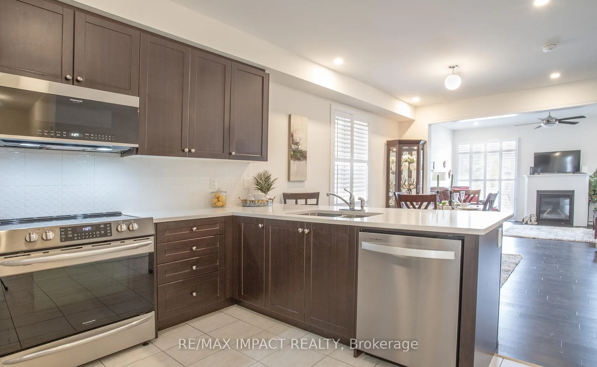 Photo 4 of 23 Louis Way, Scugog, Port Perry — HOMEH