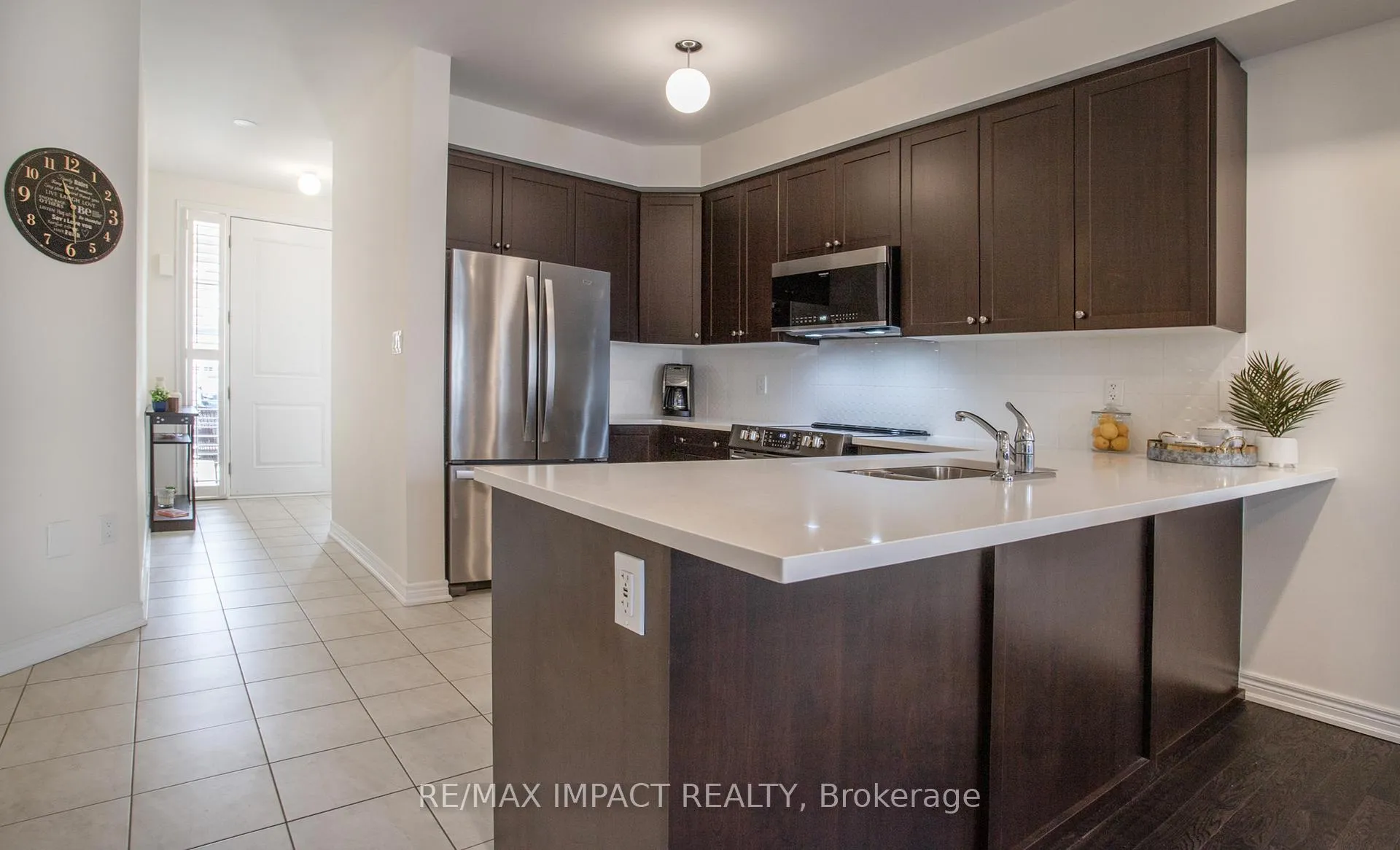 Photo 5 of 23 Louis Way, Scugog, Port Perry — HOMEH
