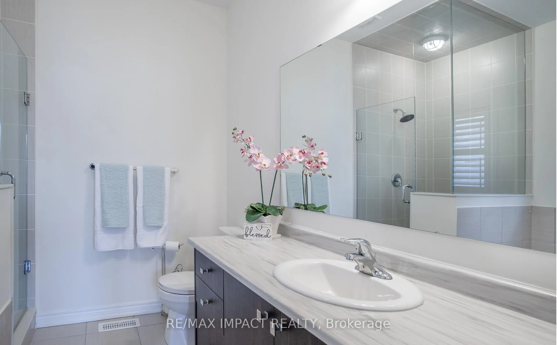 Photo 14 of 23 Louis Way, Scugog, Port Perry — HOMEH