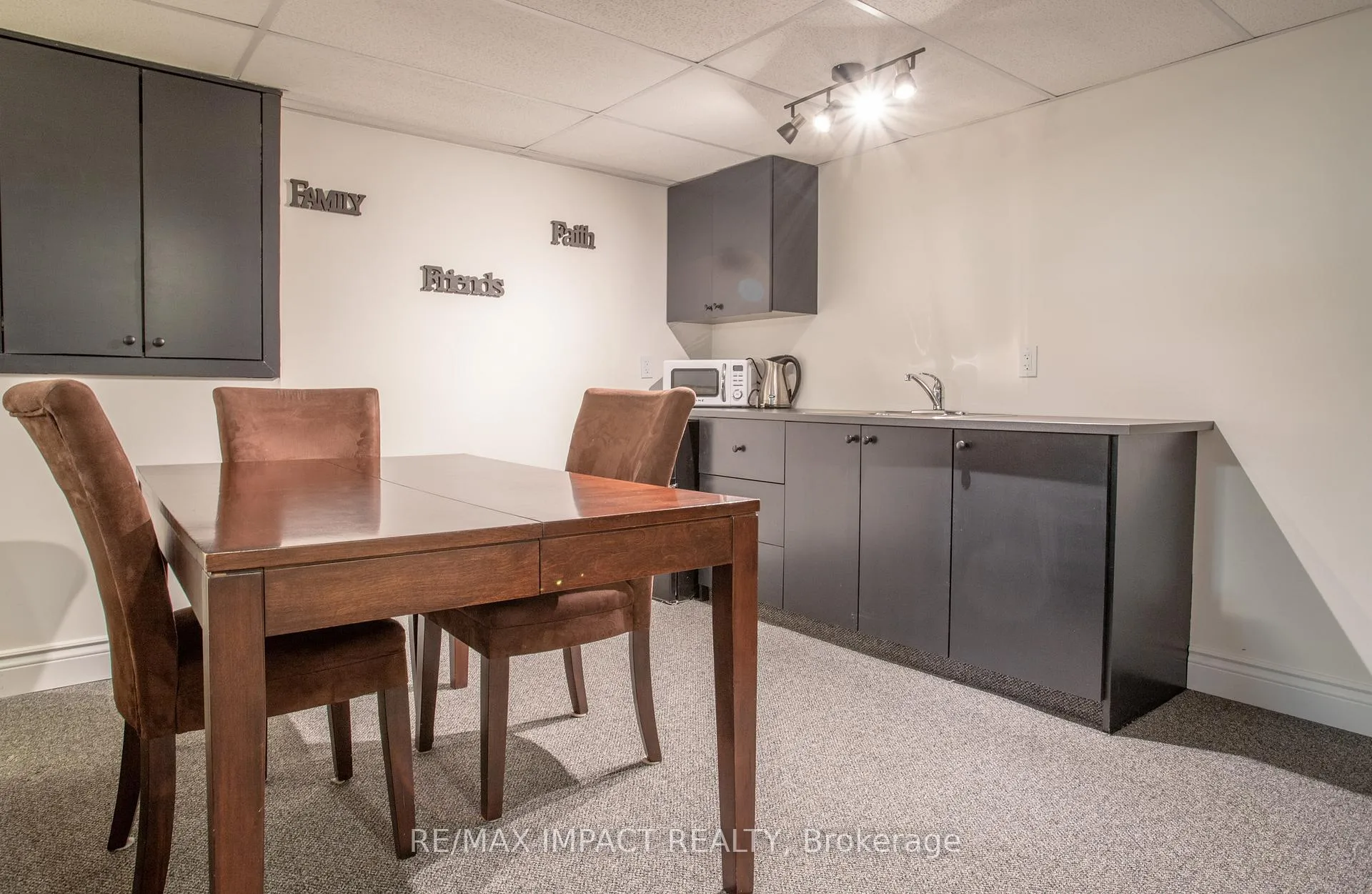 Photo 22 of 23 Louis Way, Scugog, Port Perry — HOMEH