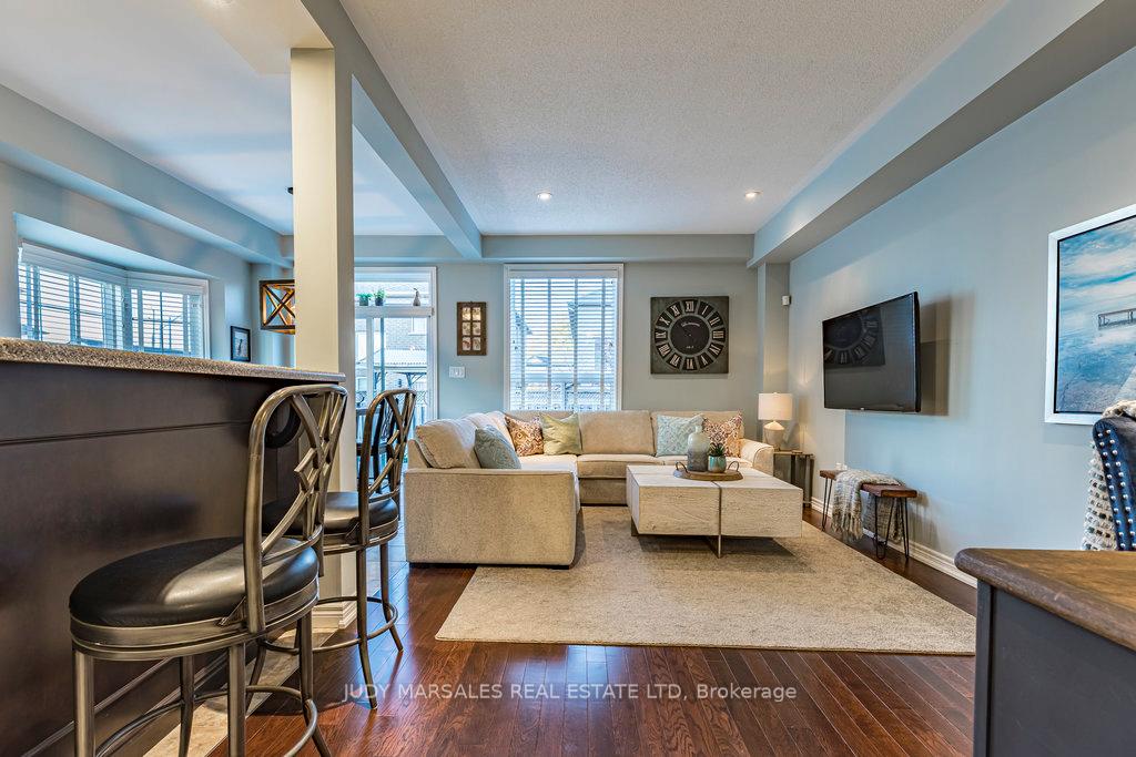 Photo 6 of 4 Marina Point Crescent, Hamilton, Winona Park — HOMEH
