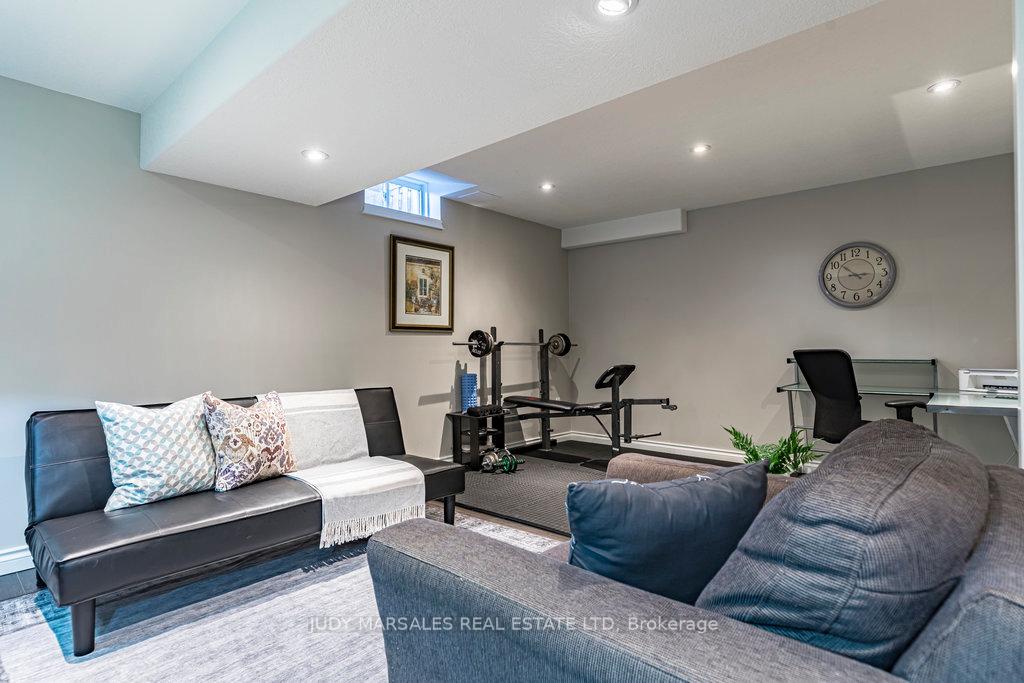 Photo 26 of 4 Marina Point Crescent, Hamilton, Winona Park — HOMEH