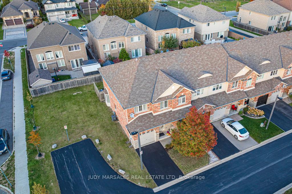 Photo 32 of 4 Marina Point Crescent, Hamilton, Winona Park — HOMEH