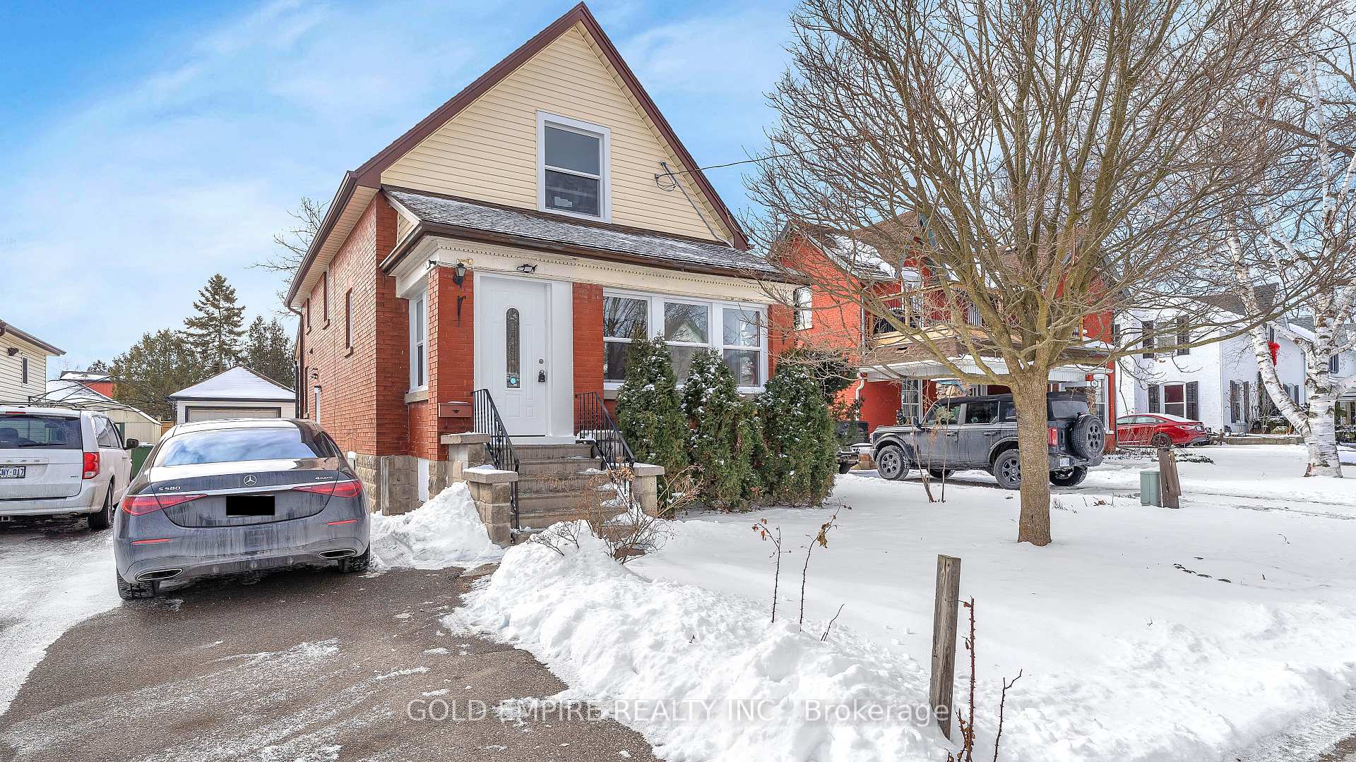 Photo 2 of 95 Forest Avenue, St. Thomas — HOMEH