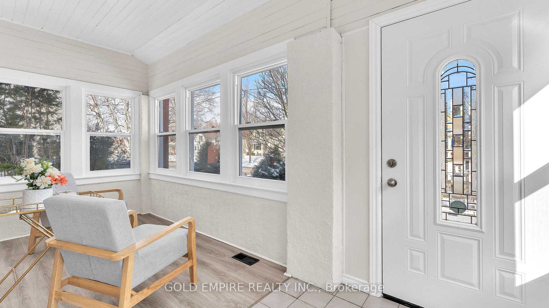Photo 3 of 95 Forest Avenue, St. Thomas — HOMEH