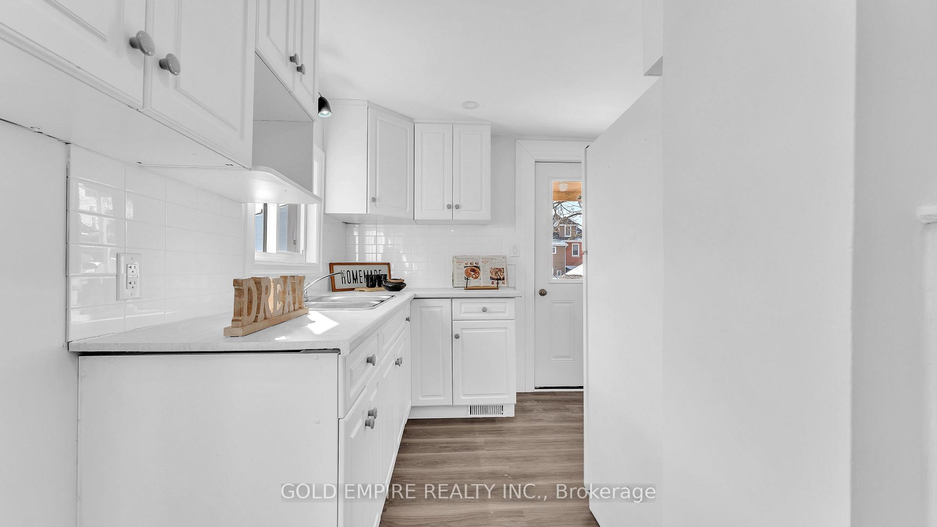 Photo 15 of 95 Forest Avenue, St. Thomas — HOMEH