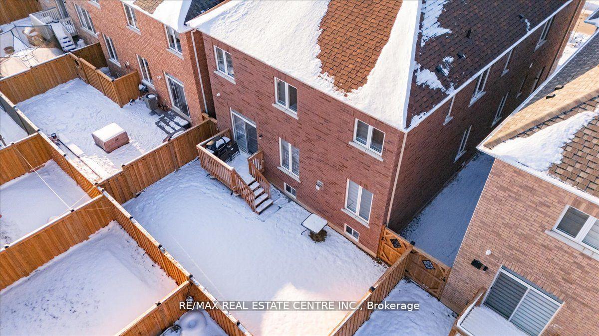 Photo 38 of 18 Elverton Crescent, Brampton, Northwest Brampton — HOMEH