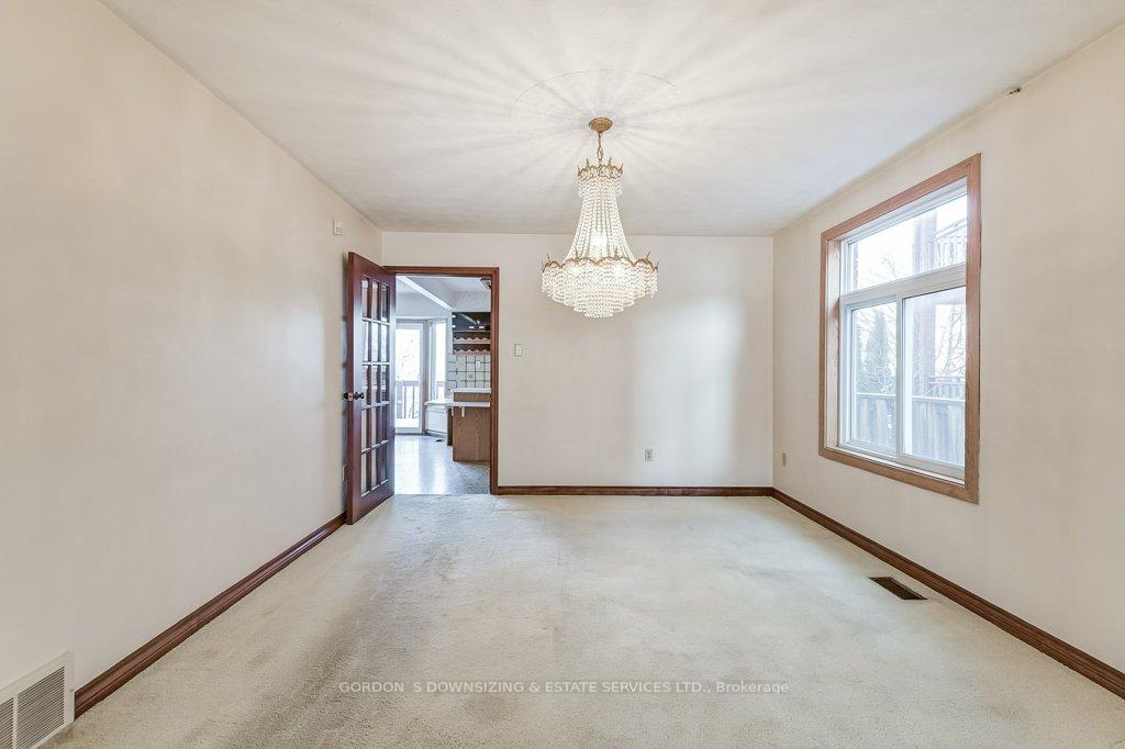 Photo 8 of 16 Alder Court, Hamilton, Stoney Creek — HOMEH