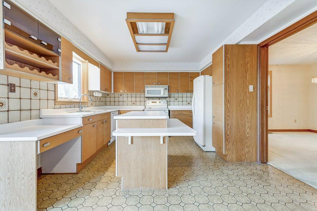 Photo 11 of 16 Alder Court, Hamilton, Stoney Creek — HOMEH